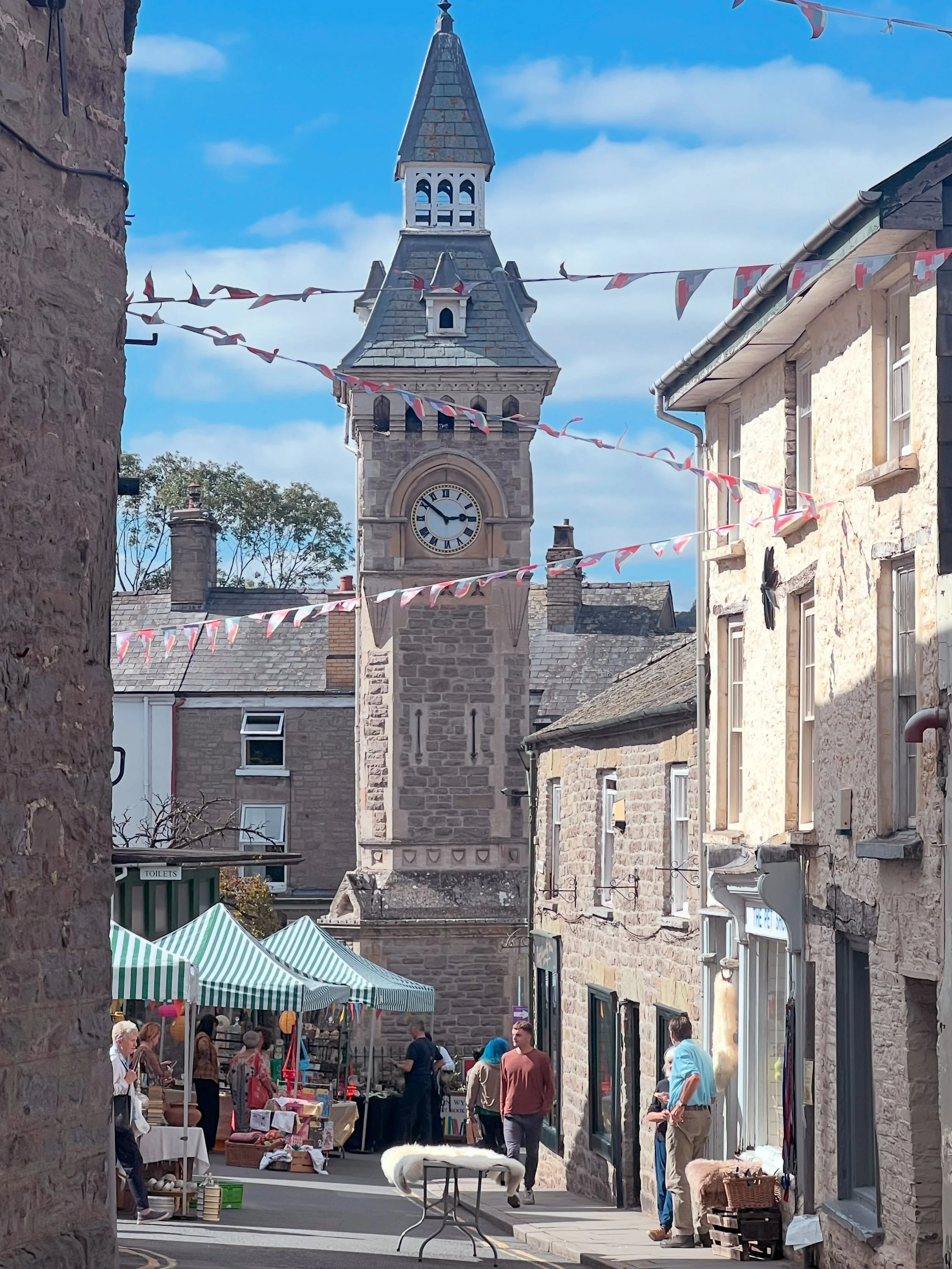 Hay Market Day, Thursday 10th September, 9am-2.30pm, and it&rsquo;s starting to feel a tad autumnal&hellip; 🍂
&hellip;&hellip;&hellip;&hellip;&hellip;&hellip;&hellip;&hellip;&hellip;&hellip;&hellip;&hellip;&hellip;&hellip;&hellip;&hellip;&hellip;

✂