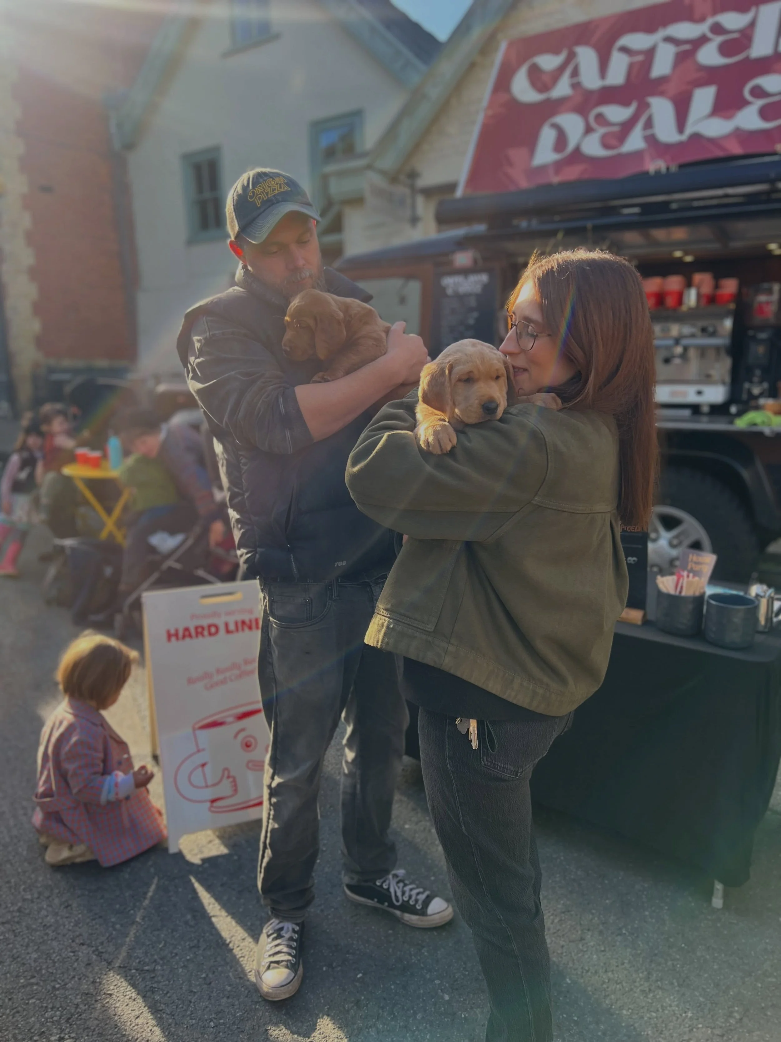 One, two, or none&hellip; Will they, or won&rsquo;t they&hellip; Should they? What do you all reckon?

Bea @outlawscoffee and Nick @originpizza spent much of their day downing their pizza/ coffee tools, and cuddling pups instead. 

Just the cutest!

