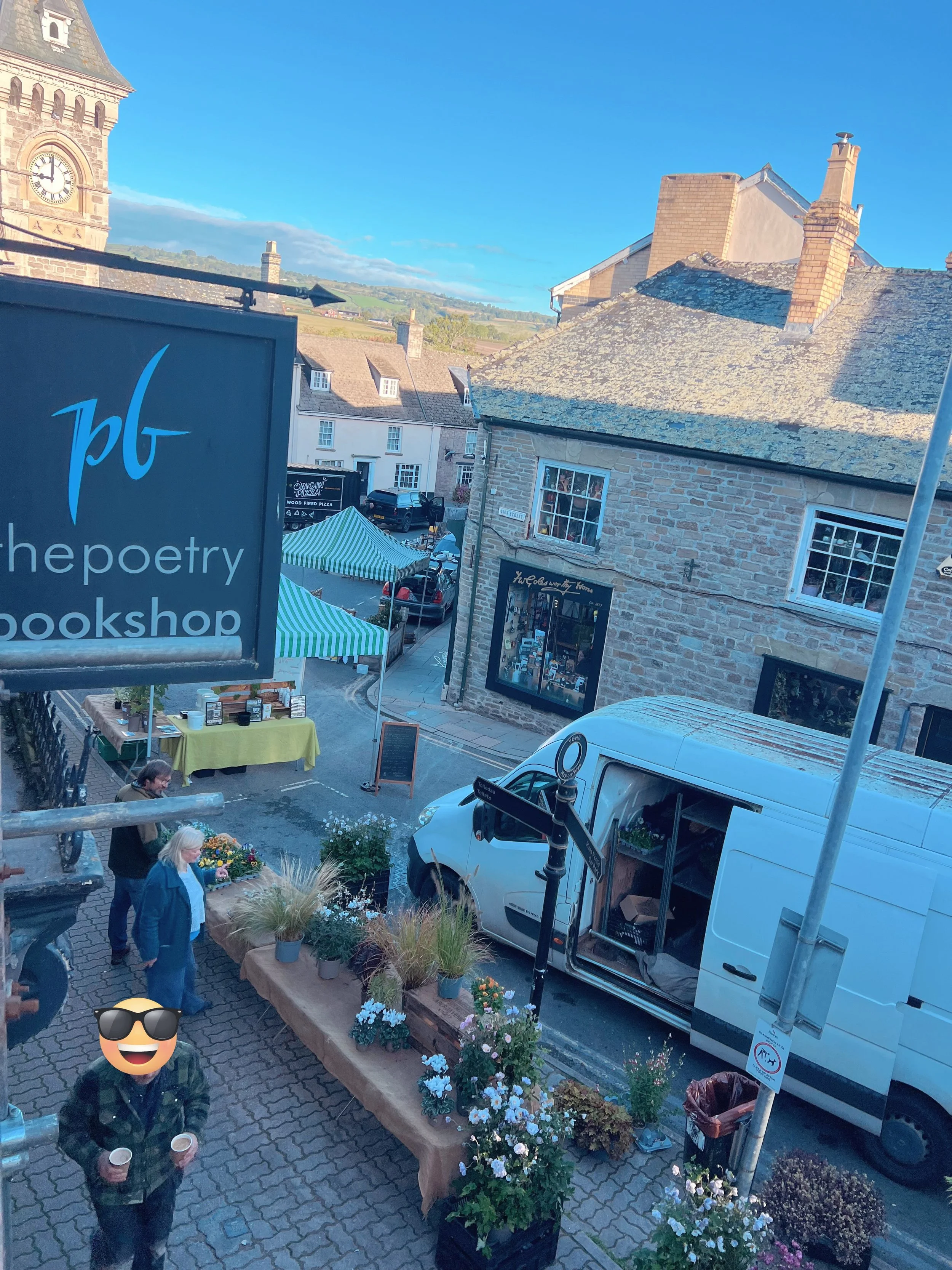 Who doesn&rsquo;t love a scaffolding hijack for a view of your town rarely seen! Well, a couple of meters up, so not that different, but you do get to gaze at a close-up view of @poetrybookshop&rsquo;s lovely sign 🤣, but still, always worth a gander
