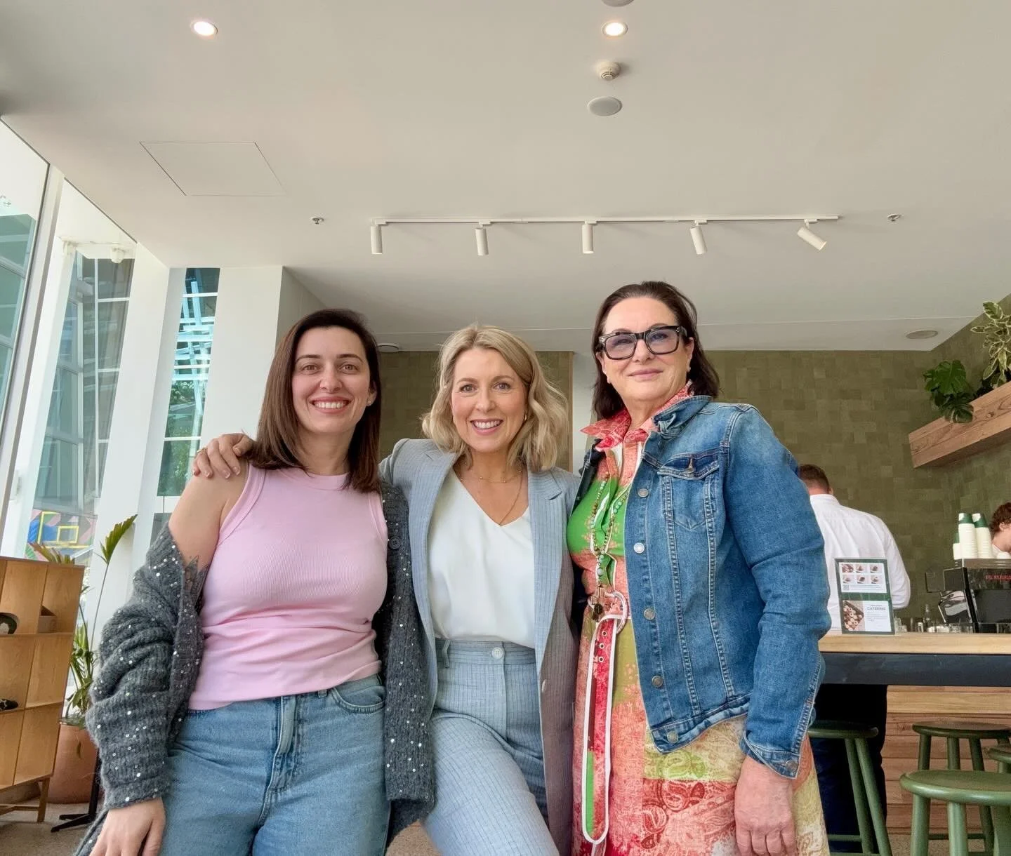 Enjoying a Christmas celebration @ Jeune Melbourne with @iolaciavarra @tarts_anon @reveal_australia @madeline.music