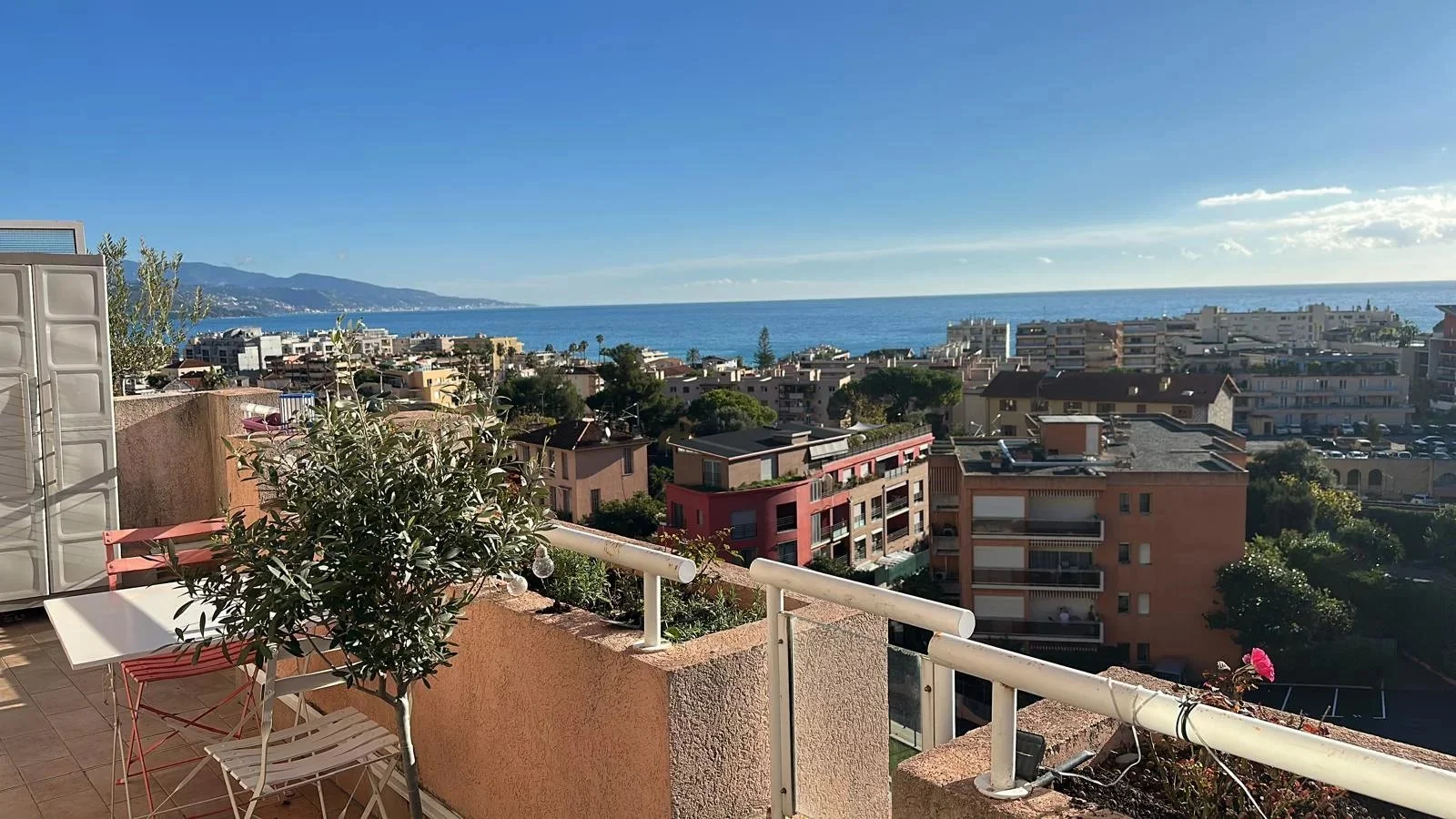 ROQUEBRUNE-CAP-MARTIN – AVENUE DE VERDUN - 2 pièces - 360 000€