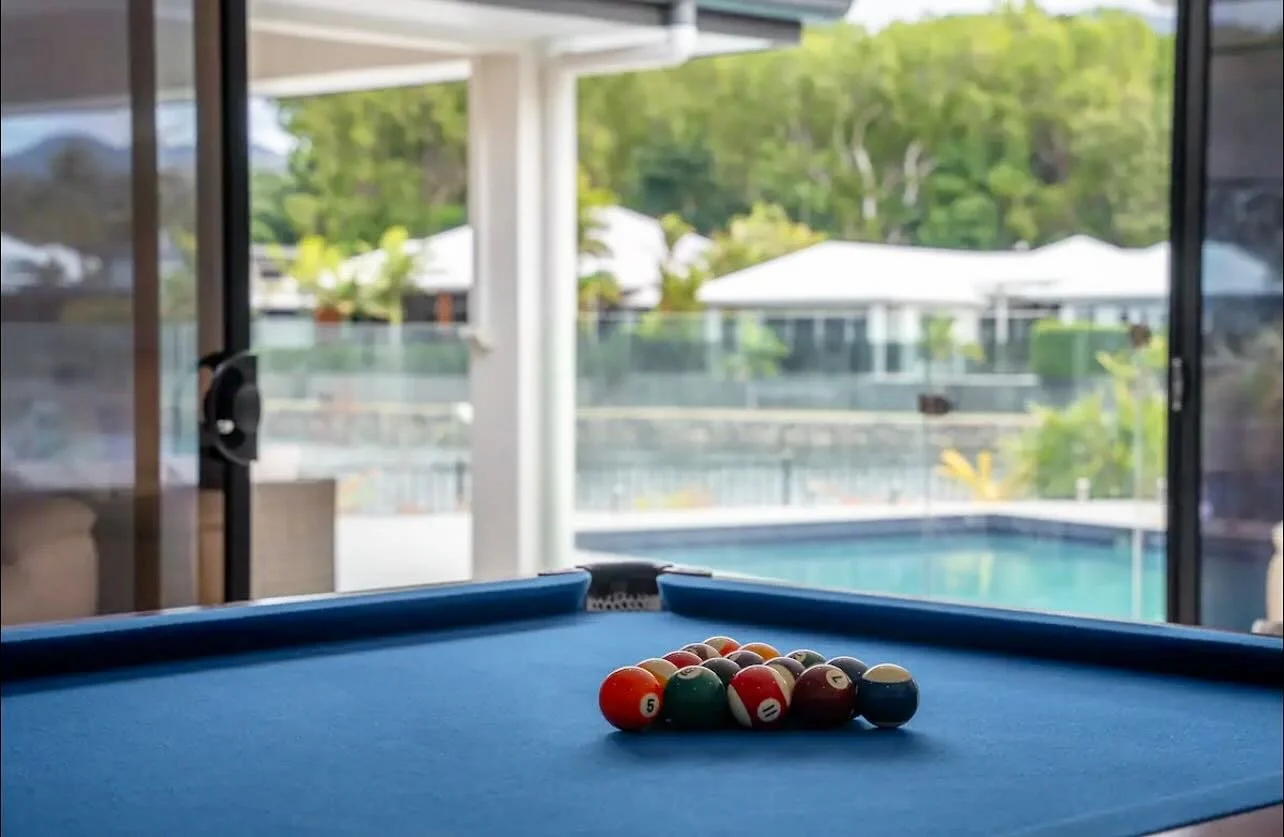 Entertainment + views = holiday bliss.
.
.
Lakeside Luxury| Trinity Beach- Sleeps 6-10 guests 

#Cairns #greatbarrierreef #cairnsaccommodation #beach #tropicalescapes