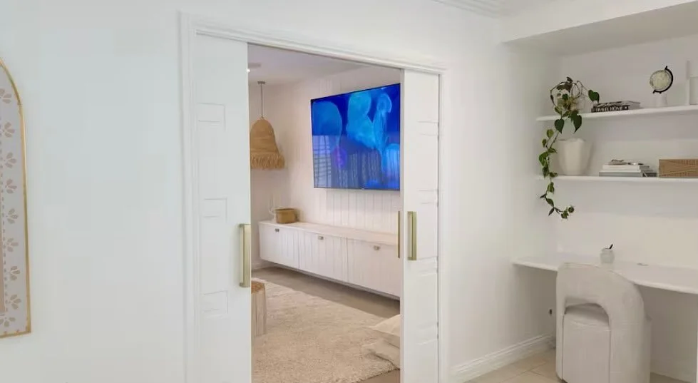 Your own private cinema, holiday edition 🍿✨

Wai Tui/ Villa 2| Sleeps 6- Stroll to beach 🏝️ 

Link in bio.. 

#Cairns #greatbarrierreef #cairnsaccommodation #beach #tropicalescapes