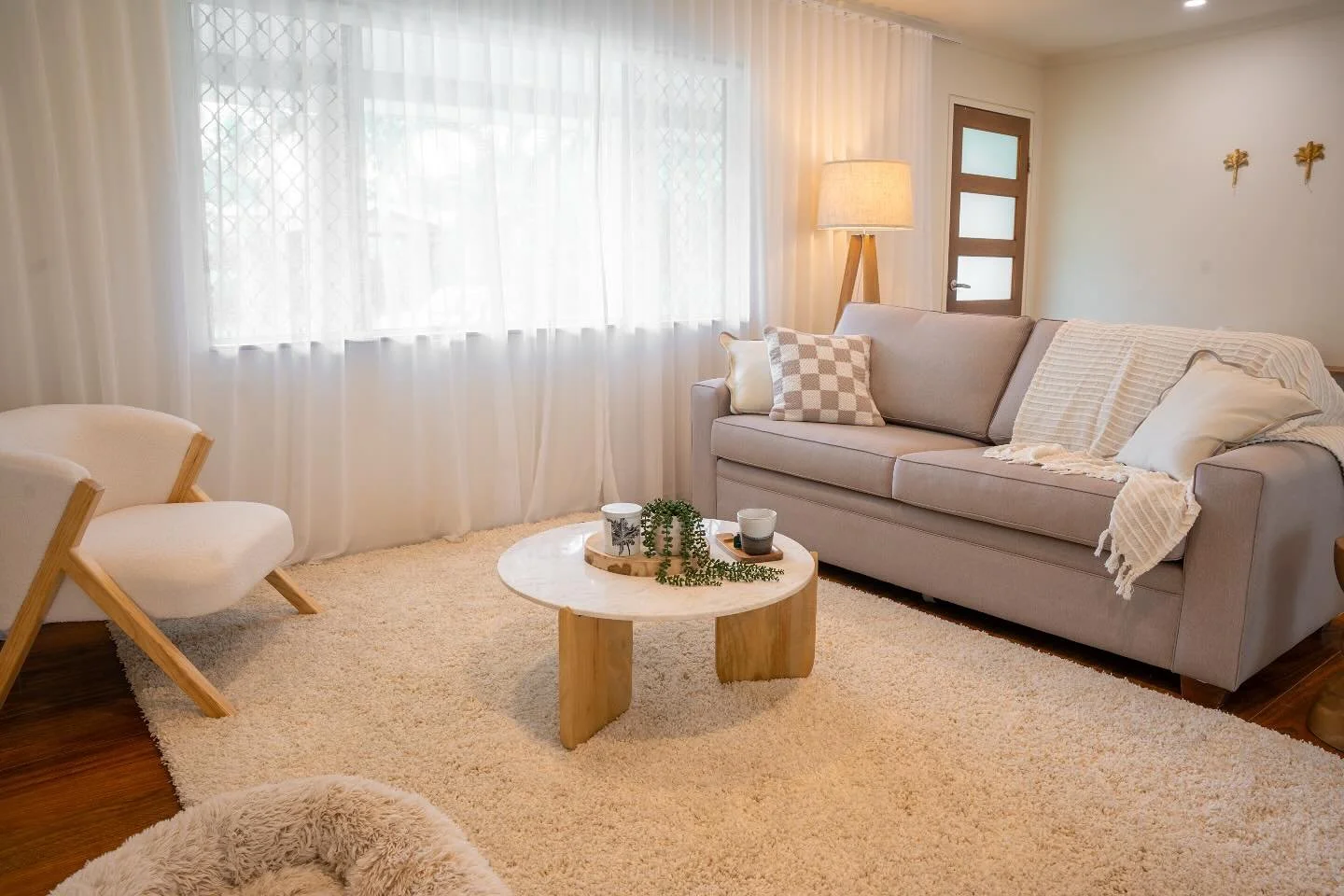 Sun, sand &amp; savings &mdash; enjoy a beachside getaway in Cairns that the whole family will love (and your wallet will too!) 
.
.
.
Four Palms| Sleeps 6-8 guests
Link in bio for more info 

#Cairns #greatbarrierreef #cairnsaccommodation #beach #tr