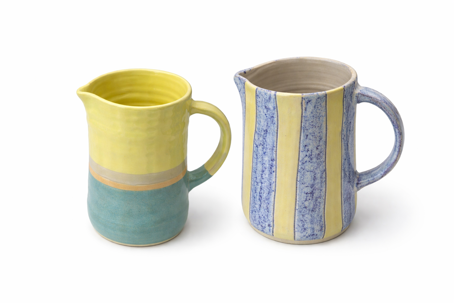 Pichet en céramique peint à la main