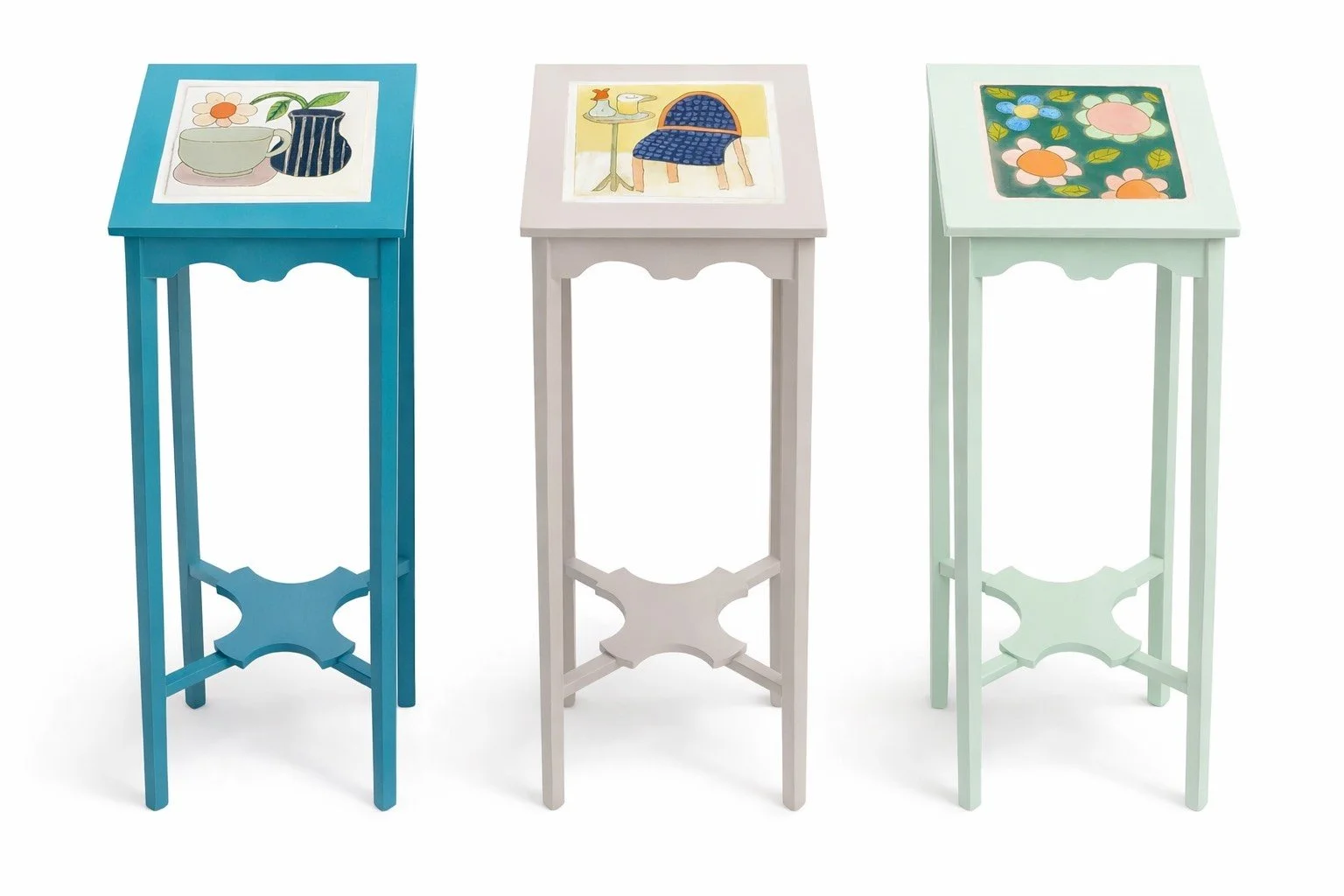 Table avec plaque en céramique peinte