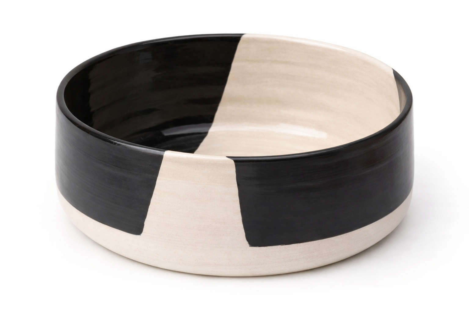 Coupelle en céramique émaillée bicolore noir et blanc, artisanale