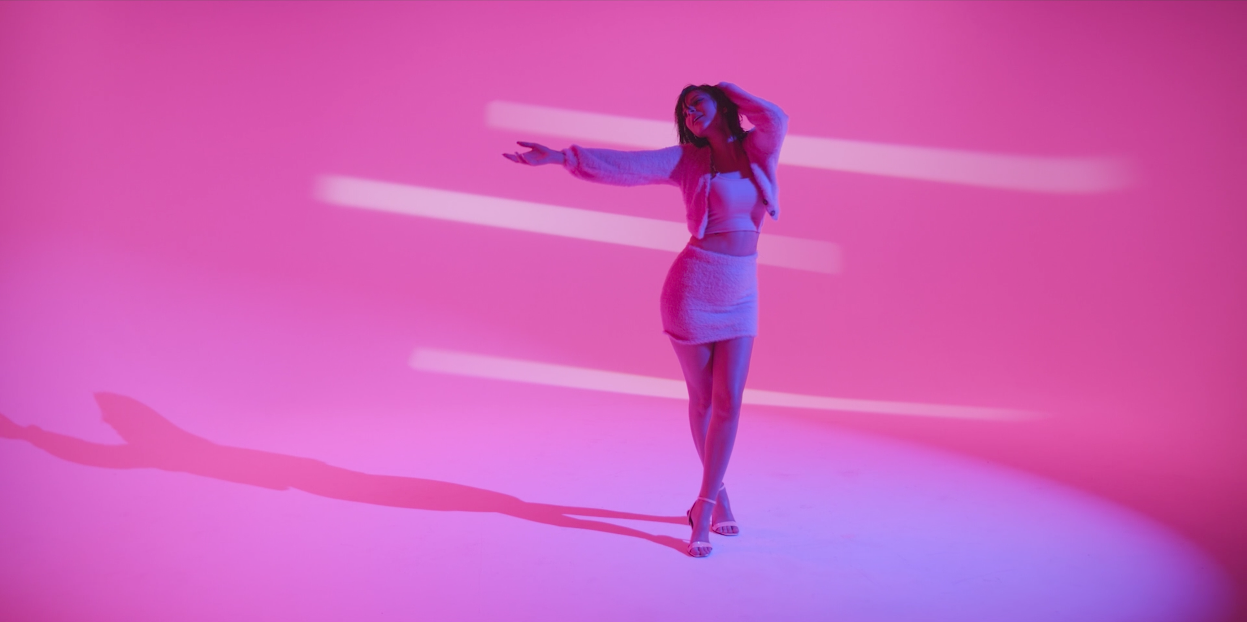 MarieReim_RosaroteBrille_Titelbild02_musikvideo.png