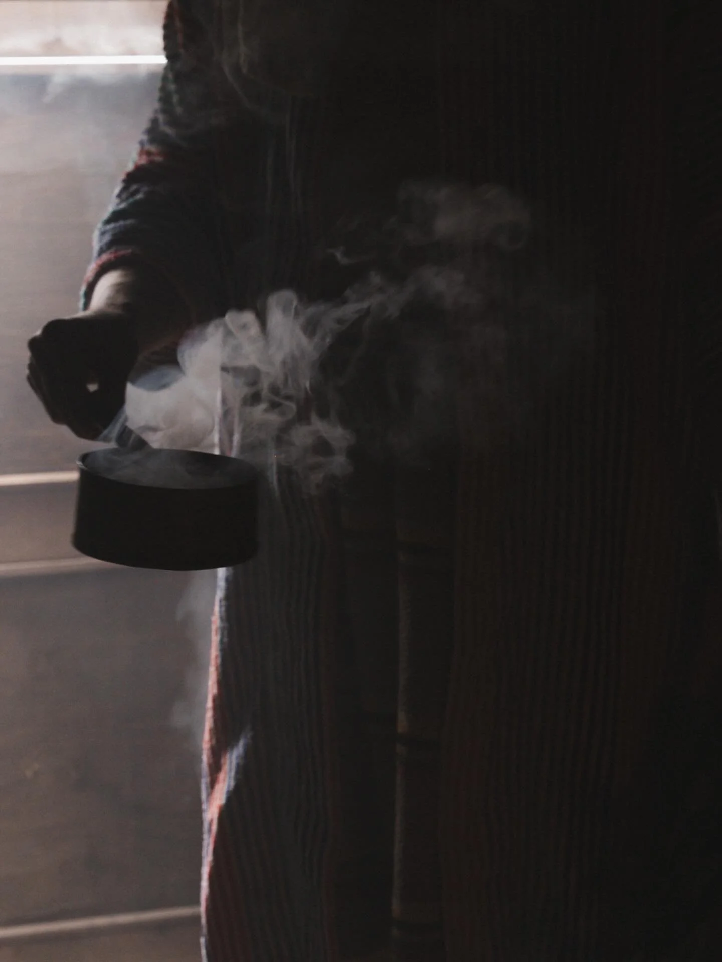 S A V U R I T U A A L I
6 . 1 2 . 
1 5 - 1 6

Pyh&auml; L&ouml;yly
Puhdistava pihkasavu
Koivuvesi

Pyhitet&auml;&auml;n vuoden pimeint&auml; aikaa. Reguloidaan yhdess&auml; kehomielet rauhan &auml;&auml;relle. Hiljaa hyv&auml; tulee. 

Savurituaaliss