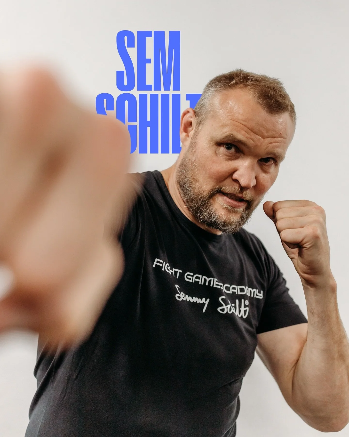 Morgen verzorgt niemand minder dan Sem Schilt de kickboksles!
Een unieke kans om te trainen met een echte kickbokslegende 💥 

Meld je snel aan via het rooster! 

Wil je samen met iemand komen? Dat kan door de bring a friend actie! Let op: aanmelden 