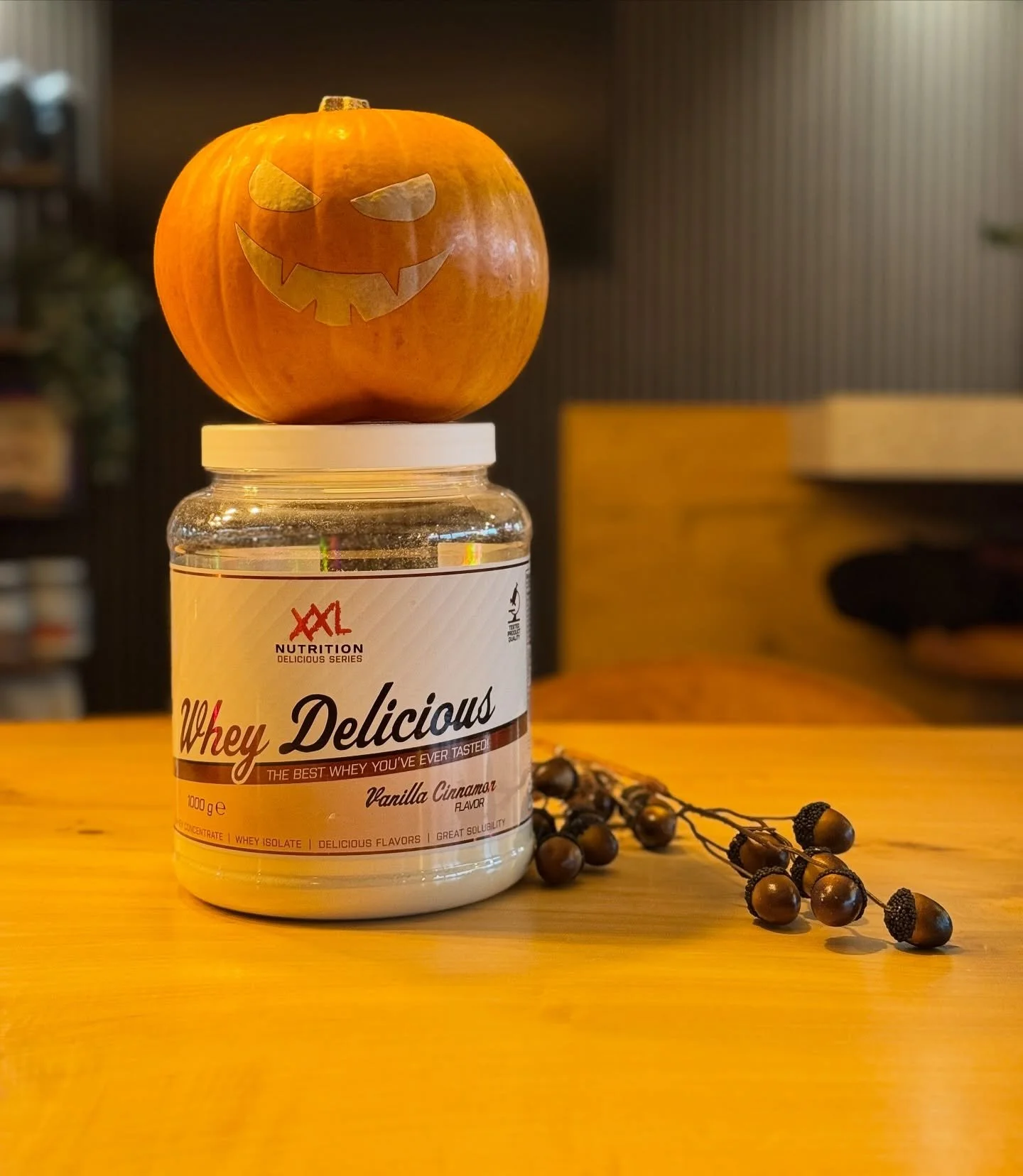 De Shake van deze Maand is: Vanilla Cinnamon 🤎
Warm, romig en perfect na je workout.

🤗 Proef &lsquo;m in onze horeca en neem een pot mee voor thuis! 🛋️