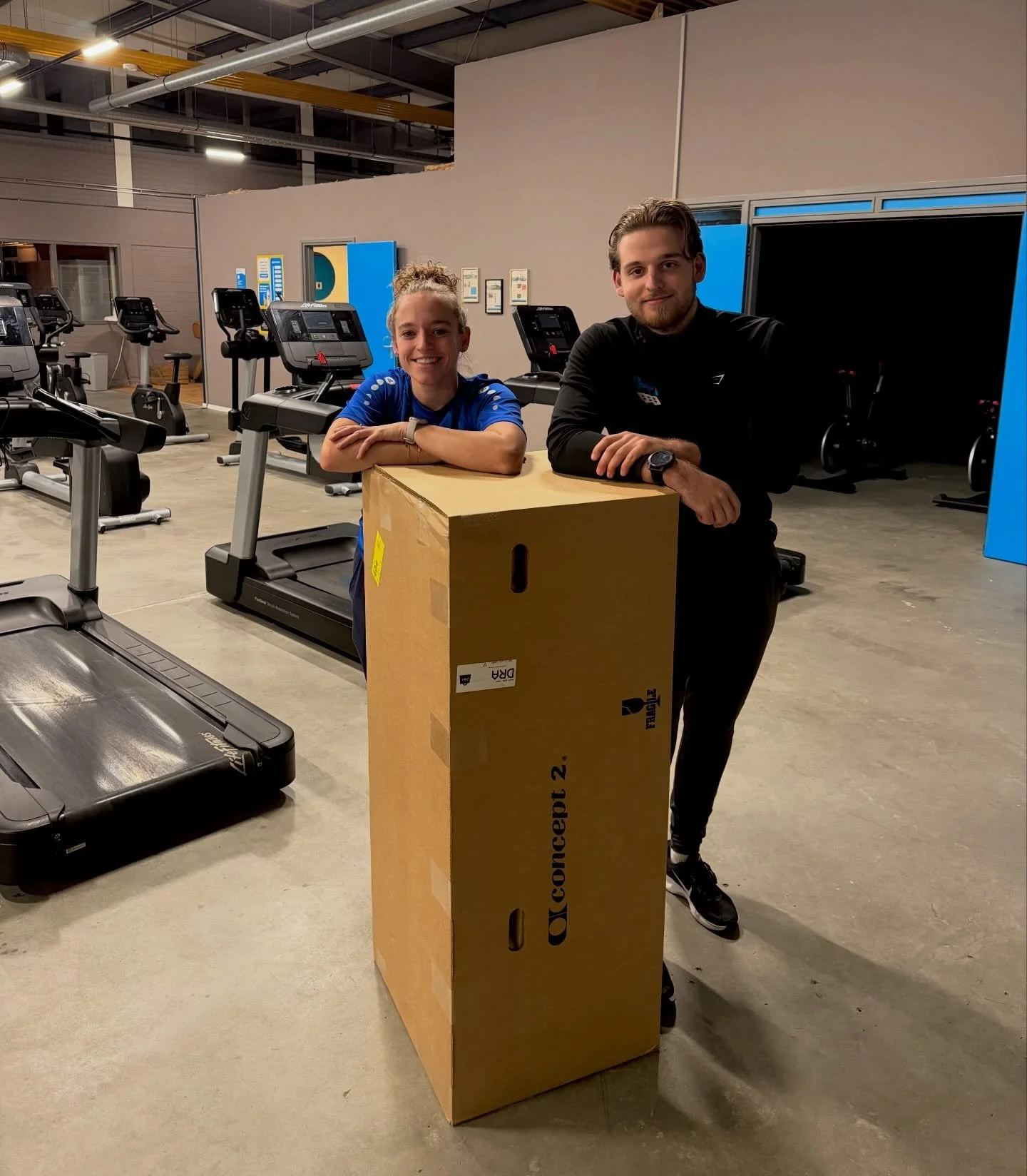 🎁 Eindejaarscadeau voor jullie!
Het jaar loopt ten einde. 2025 was knetterhard werken en dat mag beloond worden. Vanaf vandaag staat er een gloednieuw apparaat klaar om jullie trainingen next level te maken.

Wie gaat het eerste record behalen?! Ga 