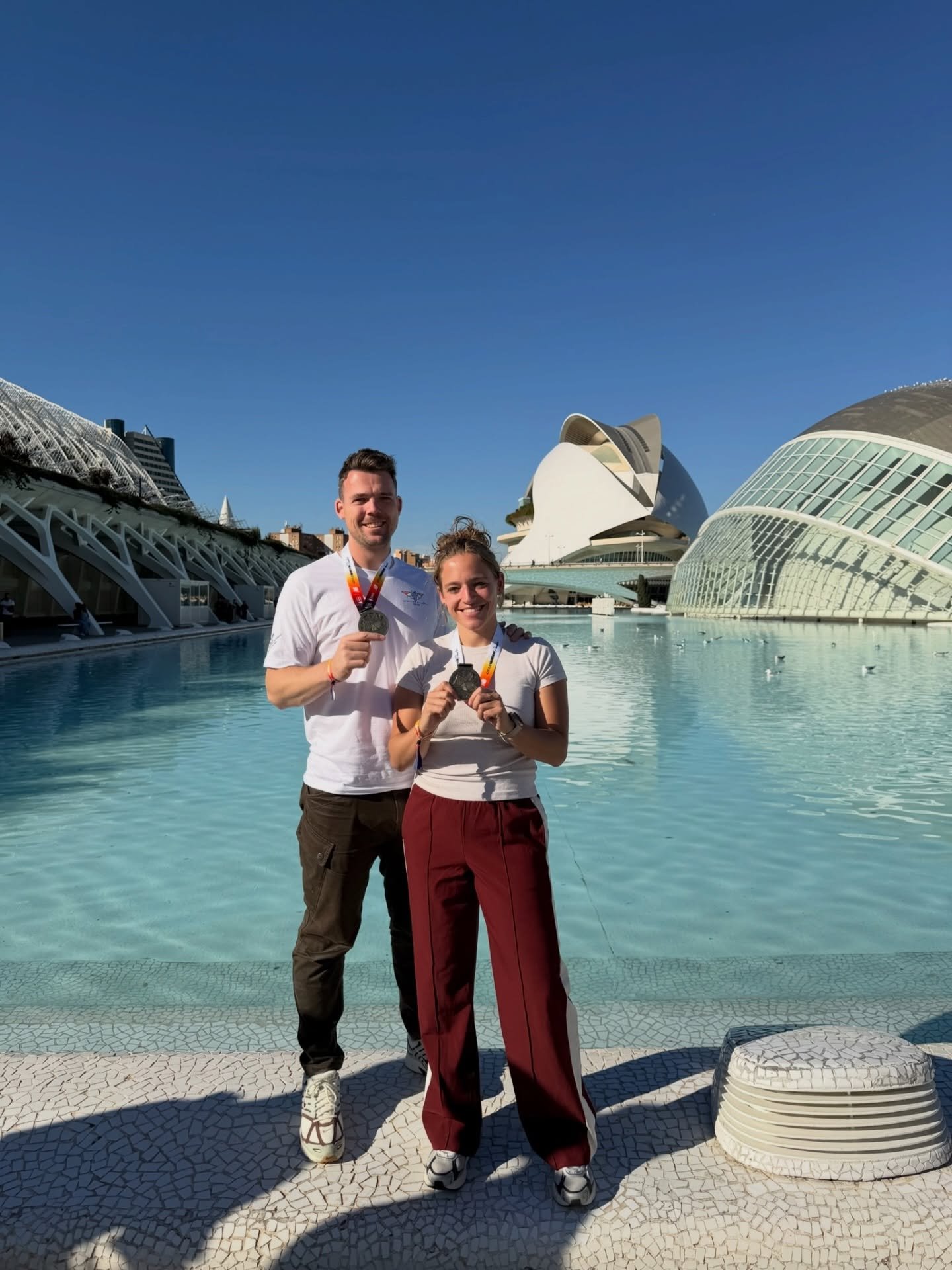 Afgelopen weekend hebben Robert en Carmen de marathon van Valencia gelopen 🇪🇸☀️
Bedankt voor alle succeswensen, berichtjes, betrokkenheid en support 💙
De beentrainingen slaan ze aankomende week heel even over&hellip; 😉
