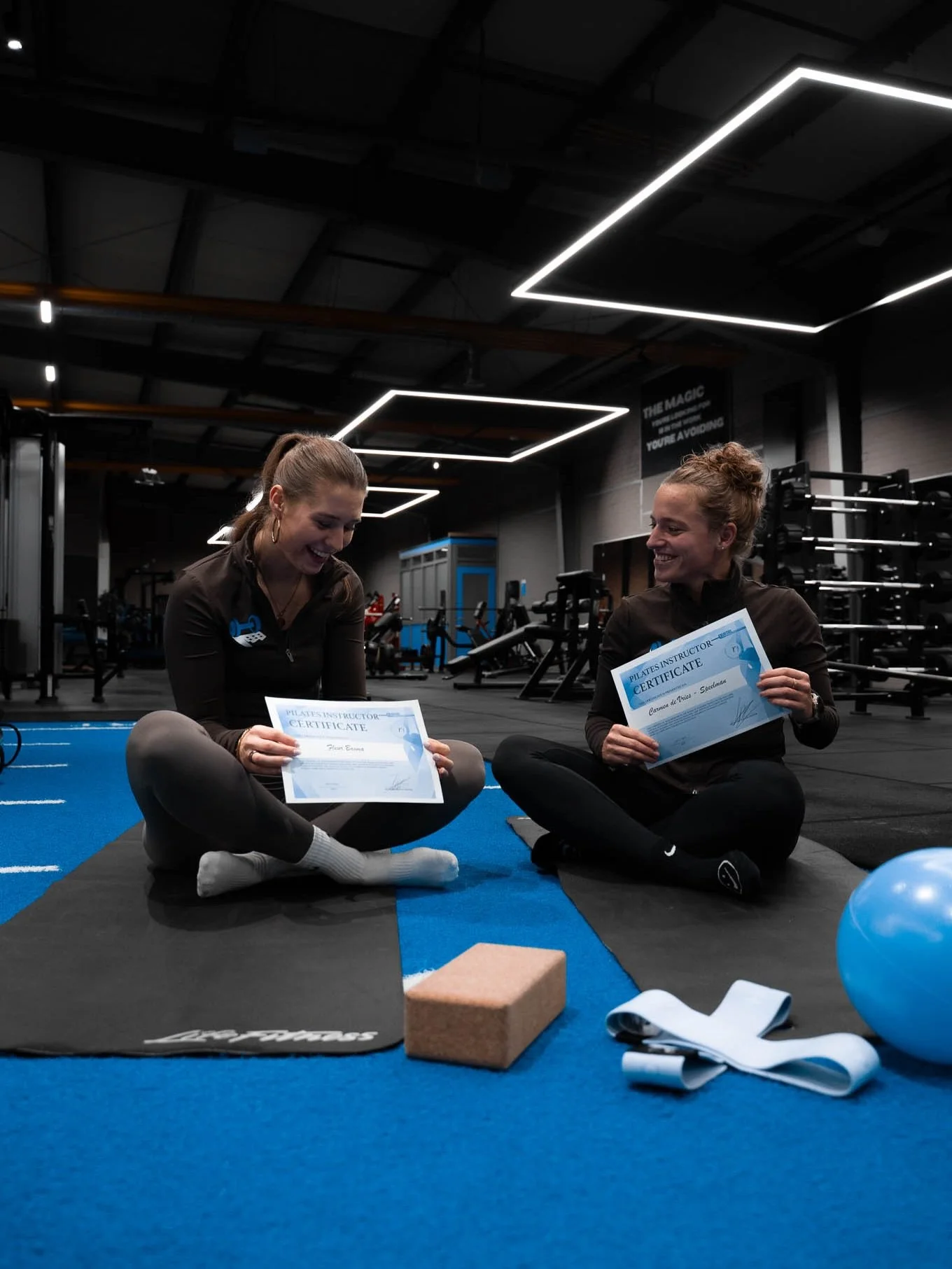Achter de schermen gebeurt er van alles 👀

De afgelopen maanden stonden in het teken van mat- en Reformer Pilates opleidingen. Irene, Fleur en Carmen zijn er klaar voor!

Nog even finetunen, voorbereiden en aftellen&hellip;

Reformer Pilates komt st