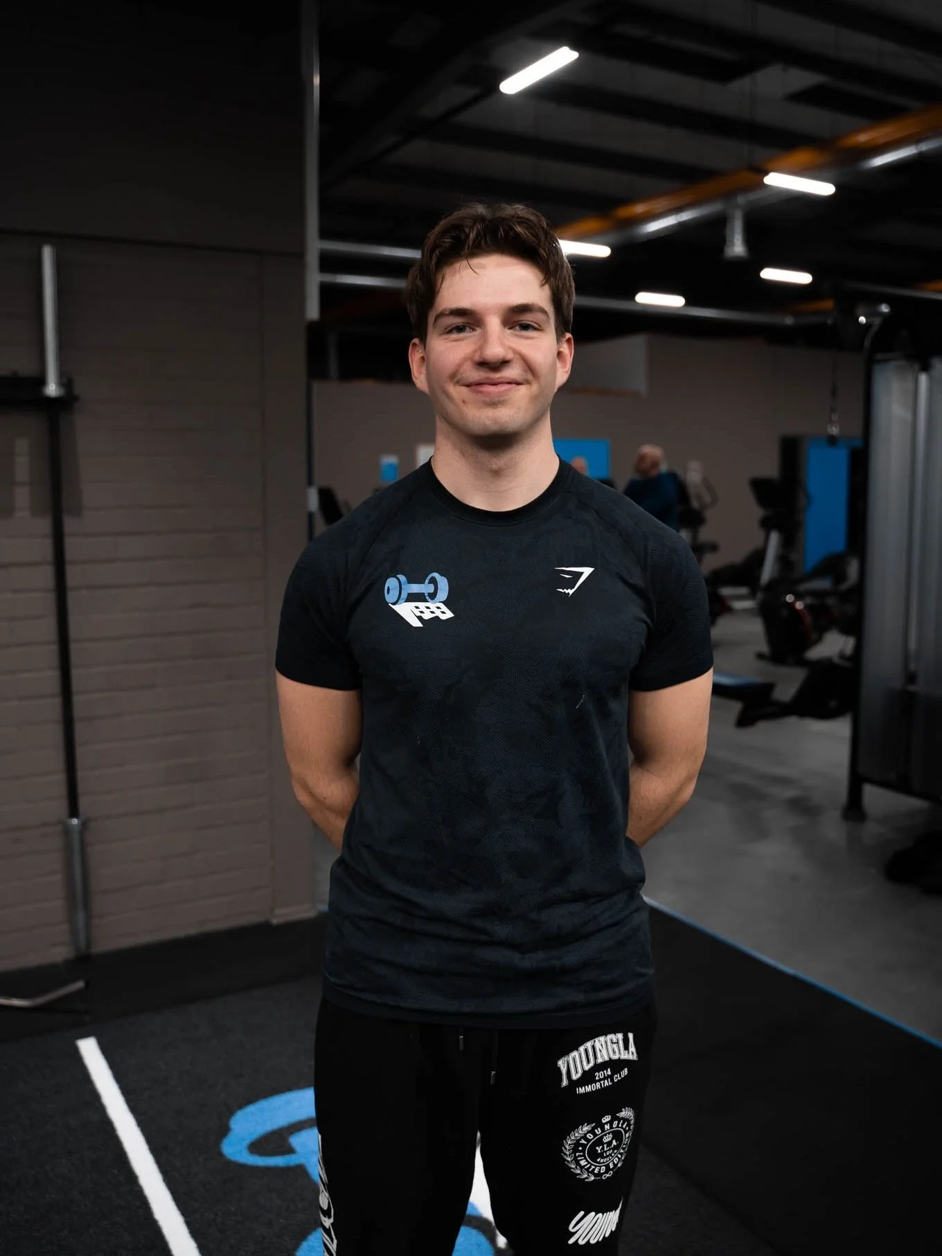 Misschien heb je ze al gespot op de vloer&hellip; 👀
Maar officieel stellen we ze vandaag even aan je voor! Ons team is weer twee toppers rijker! 🫶🏻

🖐️ Boris 
Hey allemaal! Mijn naam is Boris, 20 jaar en ik woon in Uithuizermeeden. Velen van jull