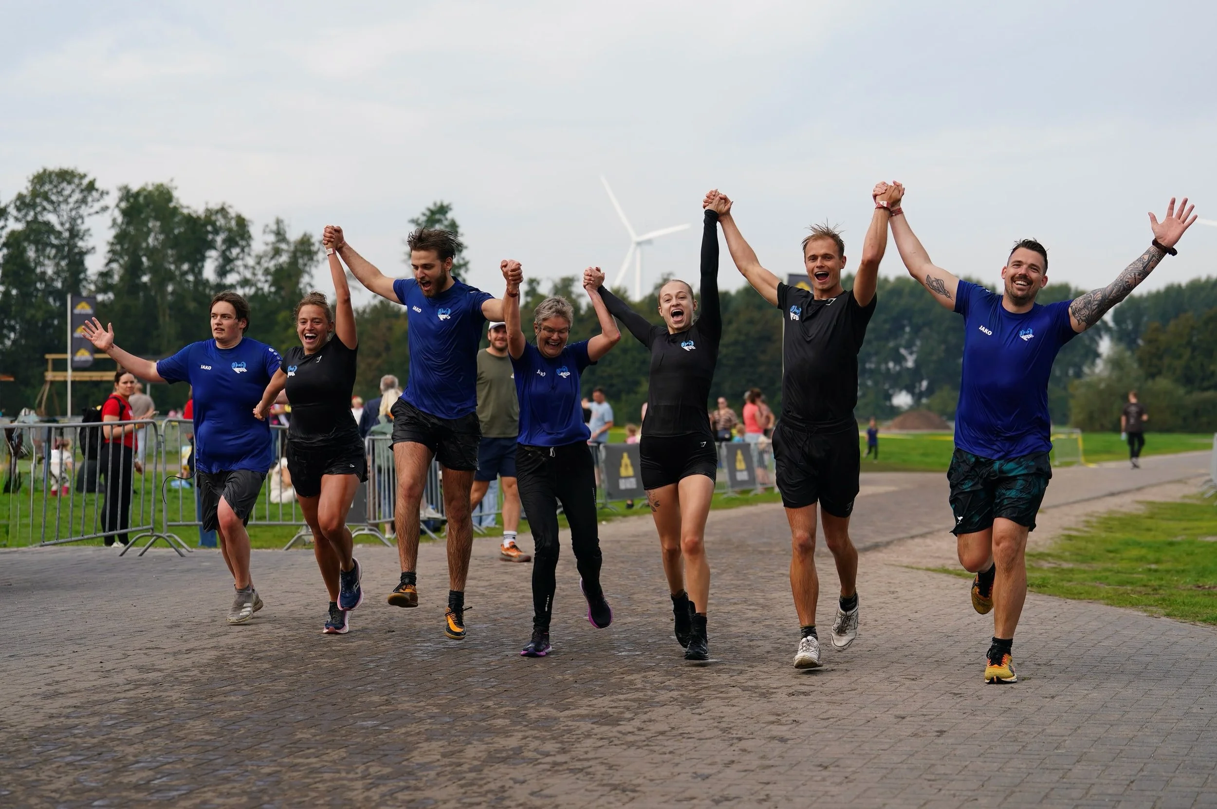 A little dirt never hurt! 🤎💪
12 km, 27 hindernissen en heel wat teamwork! 🔥

Mud Masters 2026 🫡