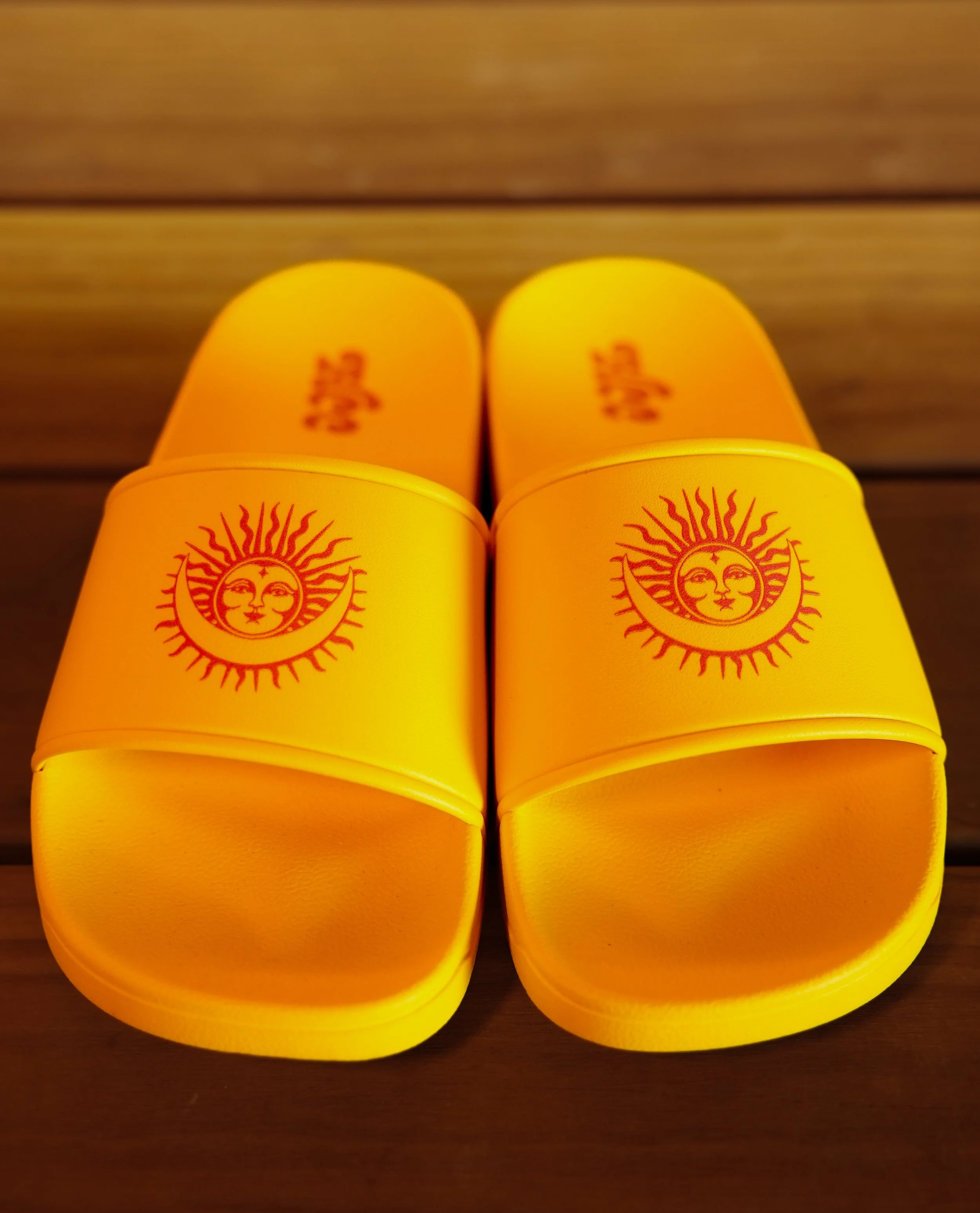 Hot Cold Club Slides Yellow