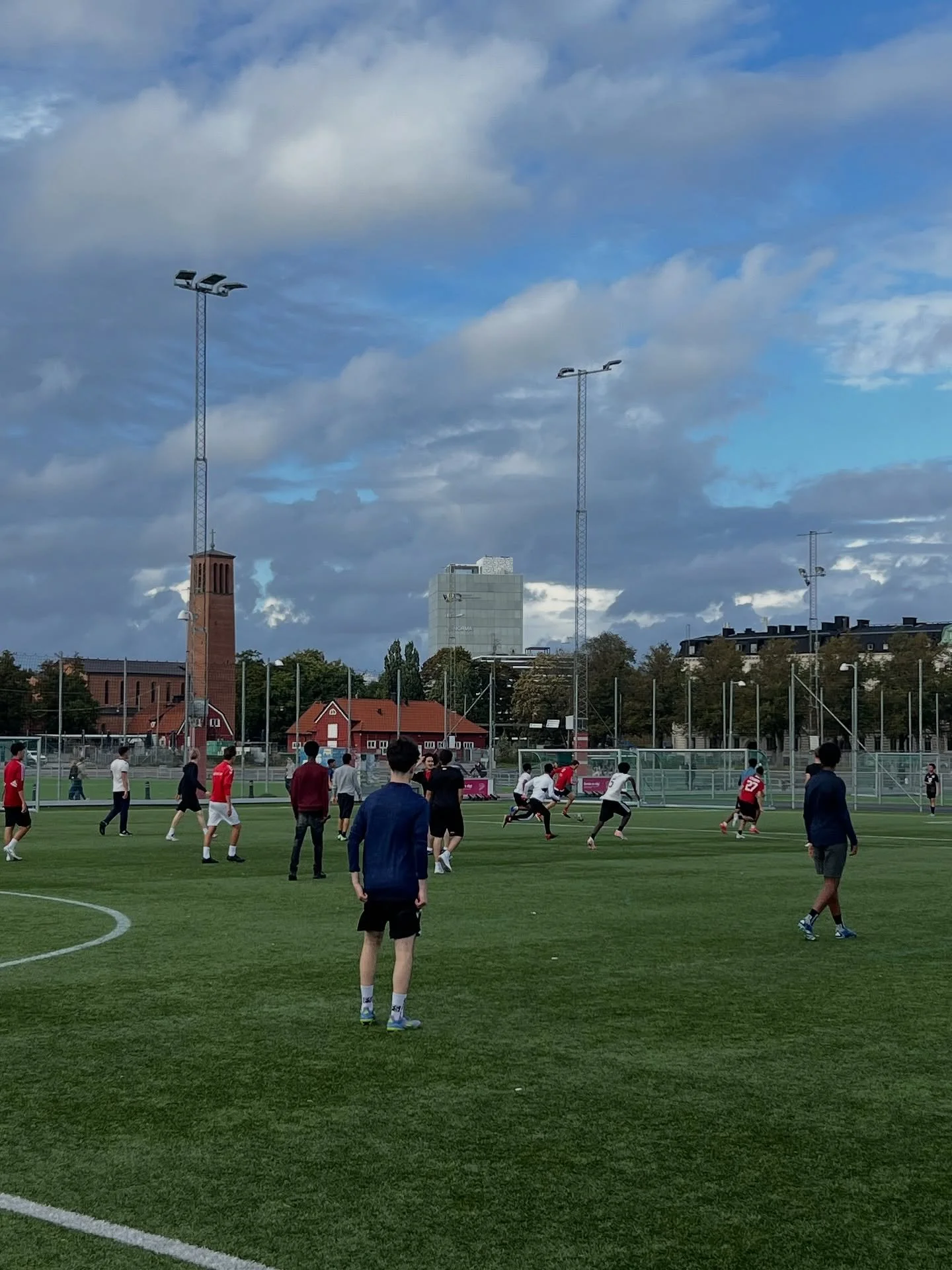 ✨ Historiskt &ouml;gonblick! F&ouml;r allra f&ouml;rsta g&aring;ngen hade Klara post sitt uttag p&aring; fotbollsplanen f&ouml;r Unityleague&ndash; och wow, vilken dag det blev! M&aring;nga d&ouml;k upp, energin var p&aring; topp och man k&auml;nde v