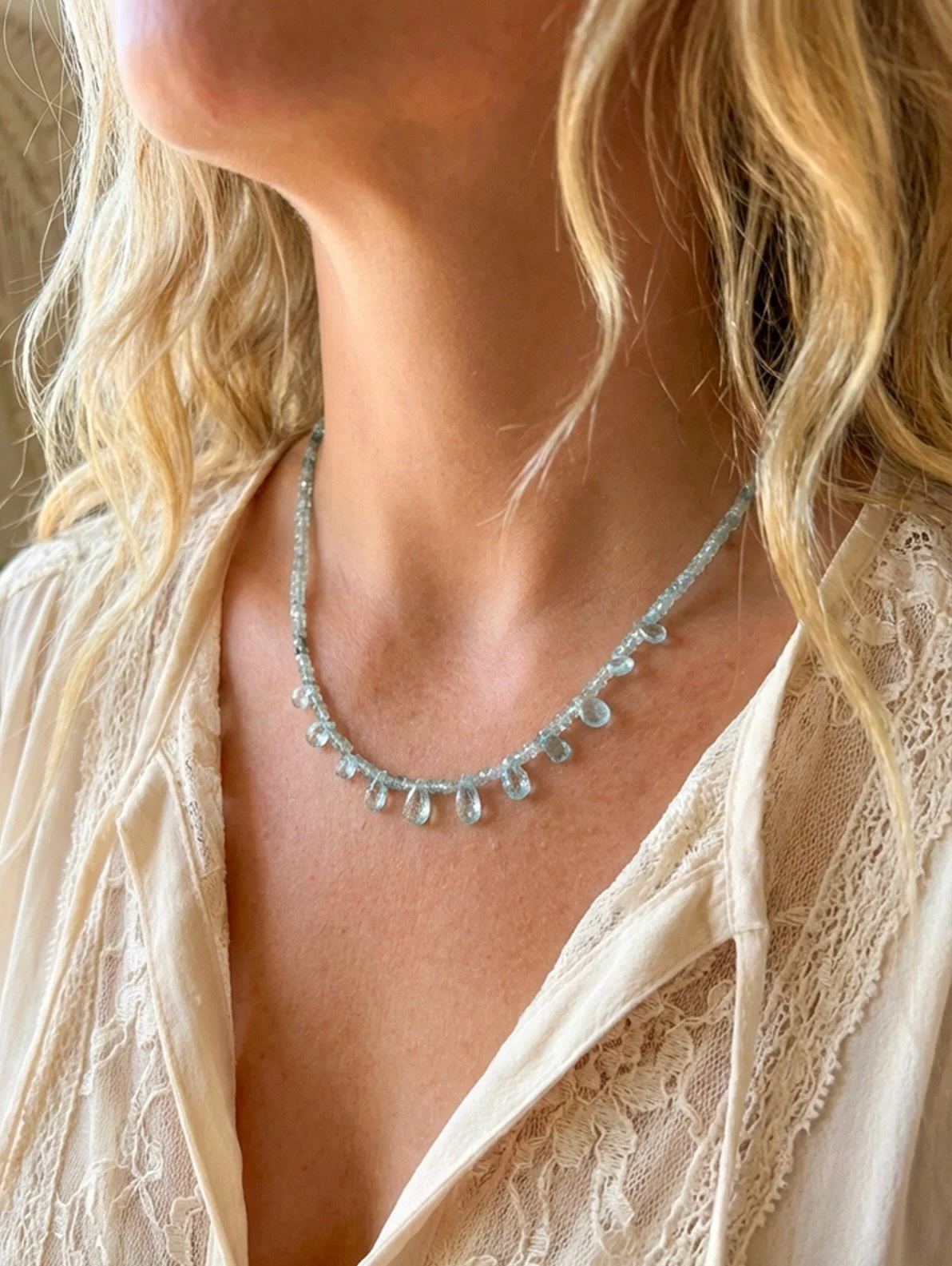 Agua Clara Aquamarine necklace 💦

#aquamarine #crystaljewelry #jewlerydesigner #gemstonjewelry #naturalgemstonejewelry