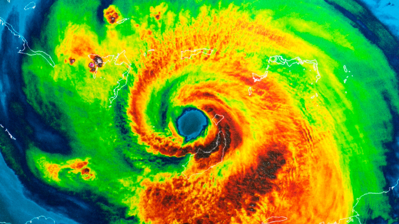 East Coast Beaches Close as Hurricane Erin Brings Life-Threatening Flooding