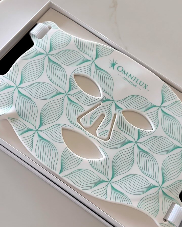 We&rsquo;ve been loving the @omniluxled
Contour Mask at AUREA!!! 💡 

Red light therapy is amazing for cell regeneration and increasing collagen + elastin and reducing inflammation!

Red light therapy helps to:
- Improve wound healing
- Reduce stretc