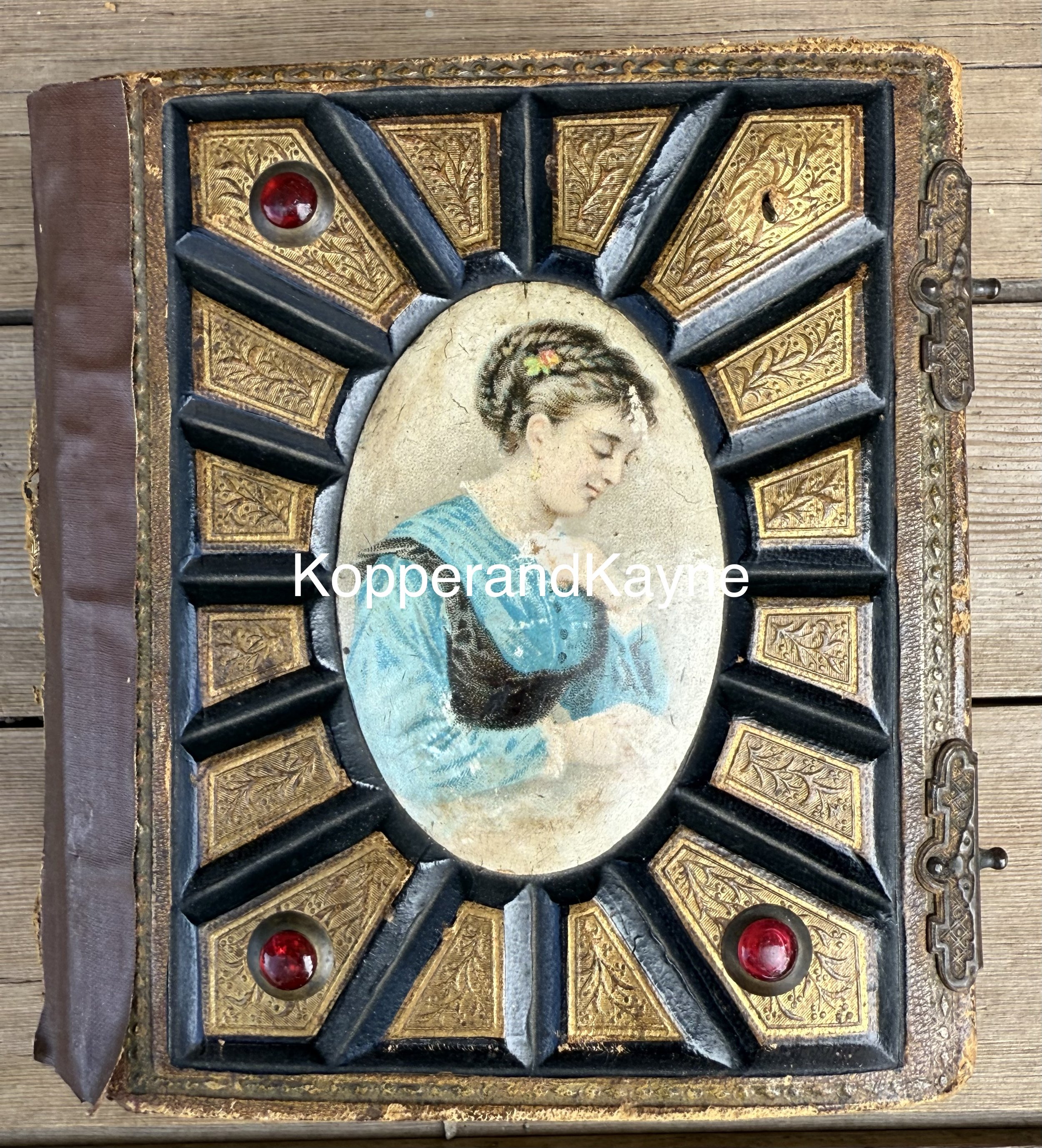 Victorian Photograph Album Gold Accent Lovely Woman Figure