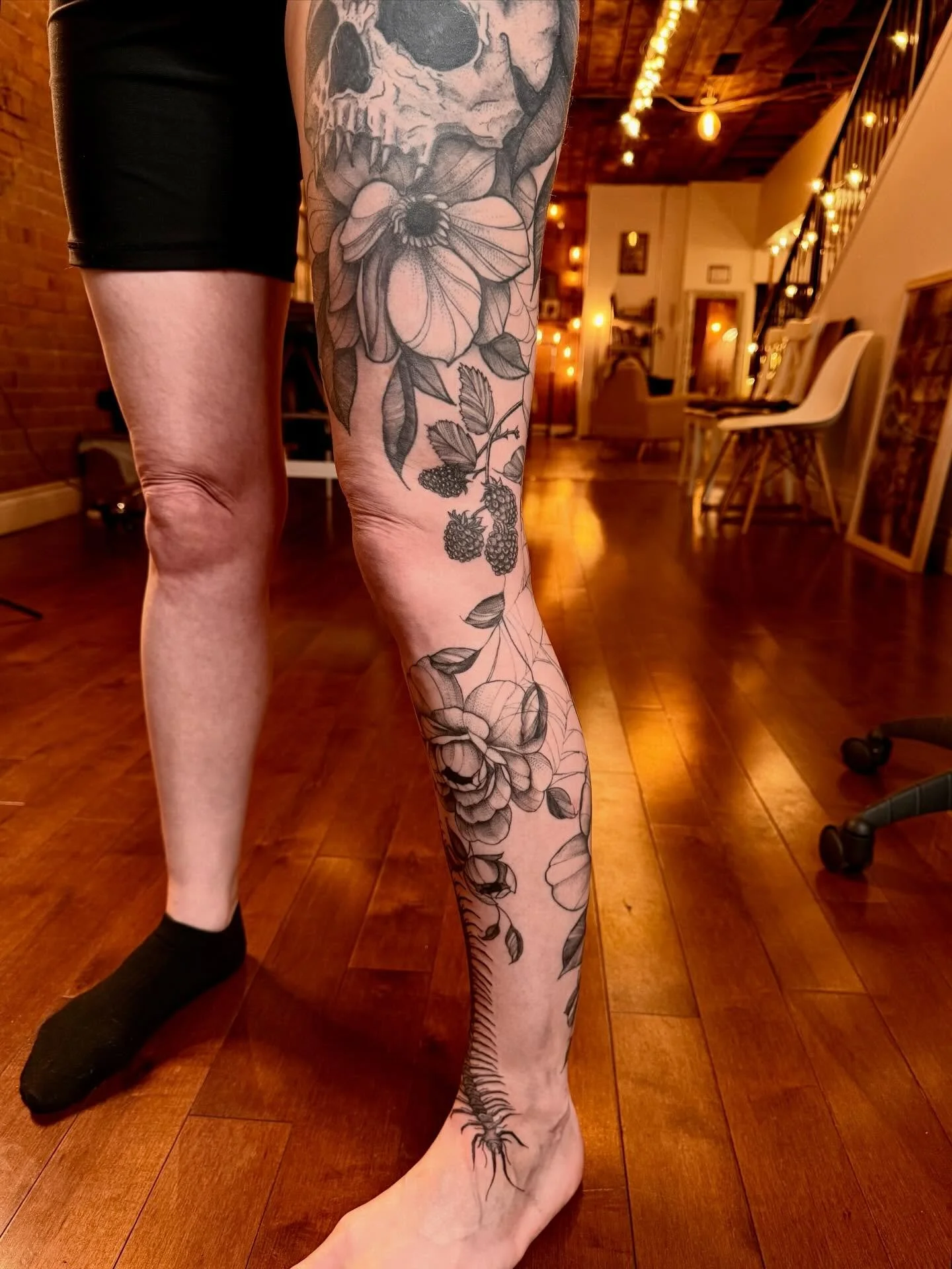 Due to some changes in plans, I&rsquo;ve had 4 days open up for next week and I want to tattoo! 

Offering BIG discounts on day sessions for larger pieces or projects that fit within my style. 

think: witchy, botanical, sacred, a little dark and spo