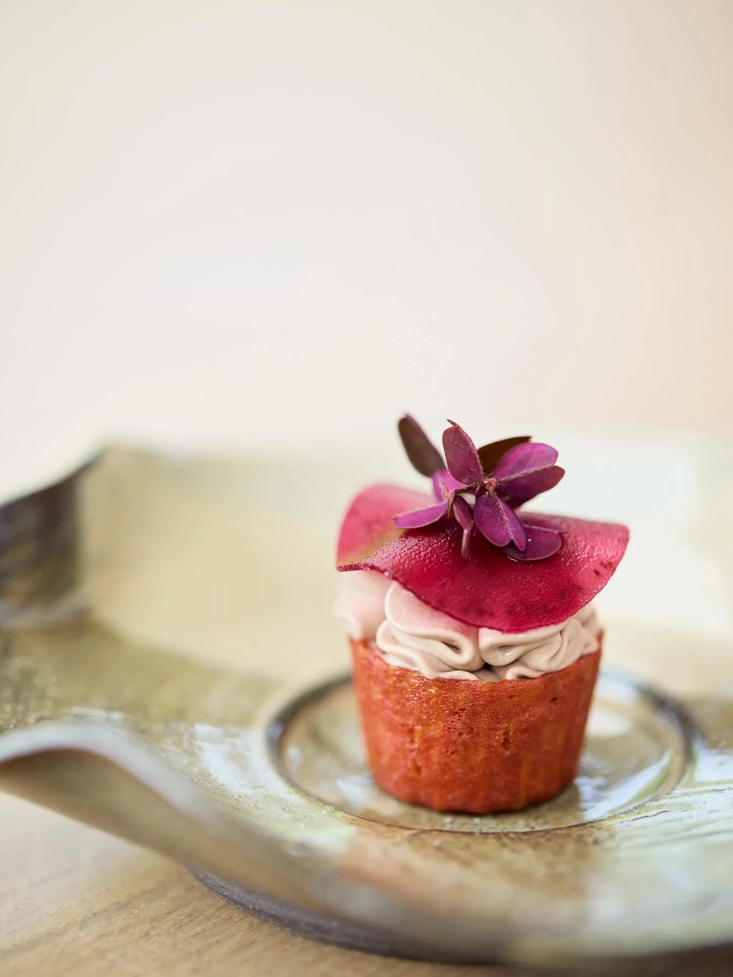 🎧 Beets by Degg &ndash; Track 01: The Croustade Edit

Now playing: Beetroot croustade, layered with salt-baked + pickled beetroot, whipped duck liver parfait, and a hit of garden-fresh sorrel.

It&rsquo;s bold, earthy, and totally remix-worthy. 💿🌱