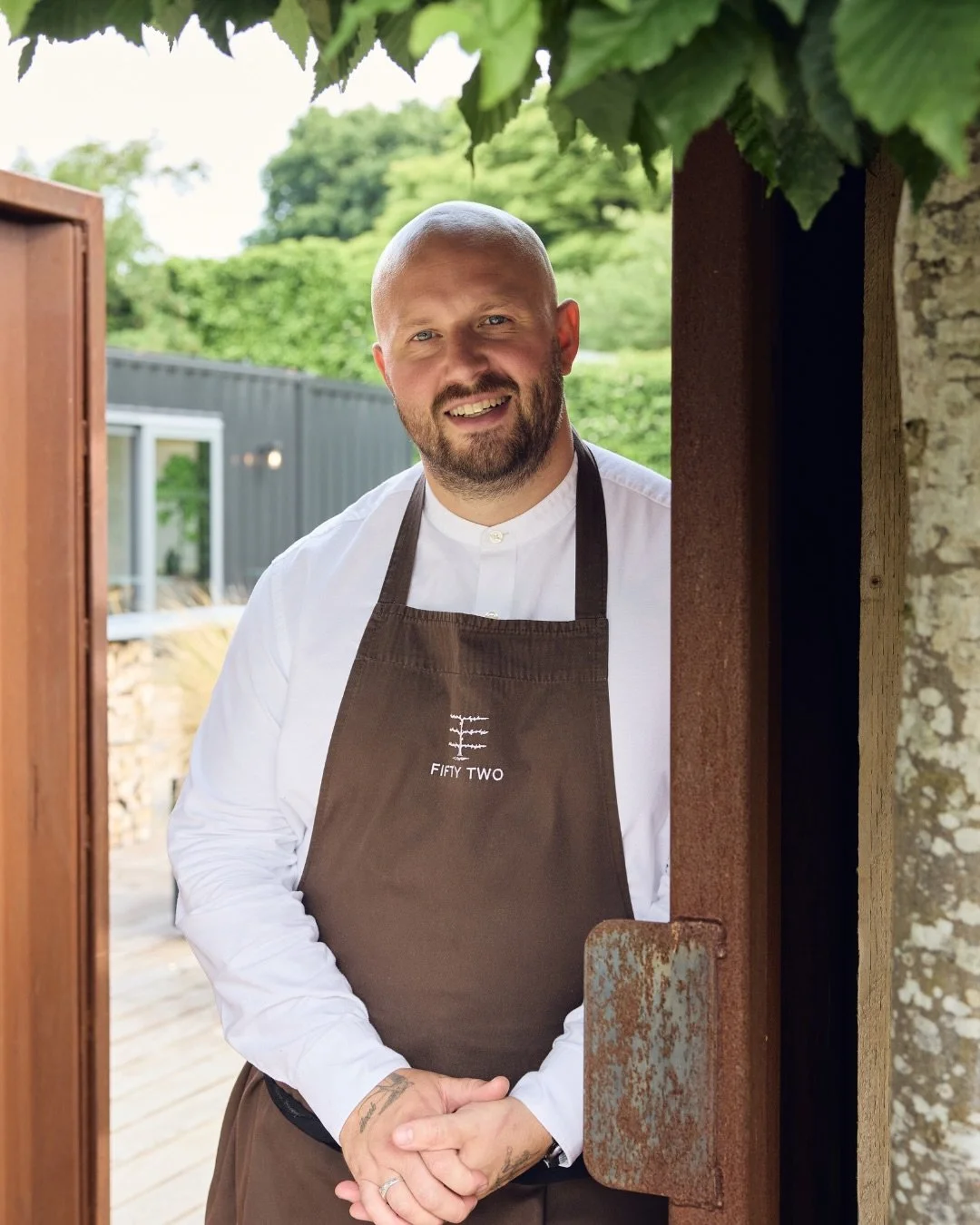 A new way to experience FIFTY TWO 🍴

From 6 June, we open for lunch. Expect the same open kitchen, no-menu approach, food theatre&hellip; and of course &lsquo;dessert island discs&rsquo;.

Like all experiences at @fiftytworuddingpark there is no pri