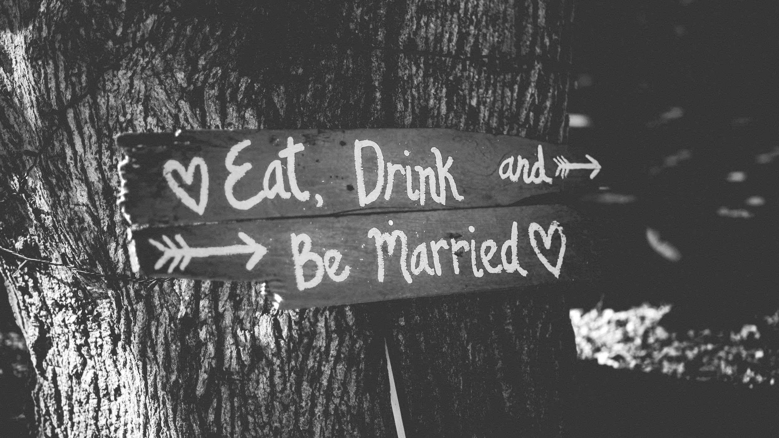 What is a Wedding Day Content Creator?