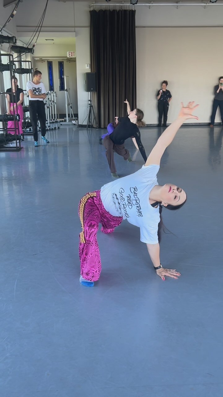 I’m about two weeks late, but had to give a shoutout to @ground_grooves for their incredible workshop in New Orleans!
The two day intensive was filled with true gems and helped me grow not just as a dancer, but as a teacher and a community mem