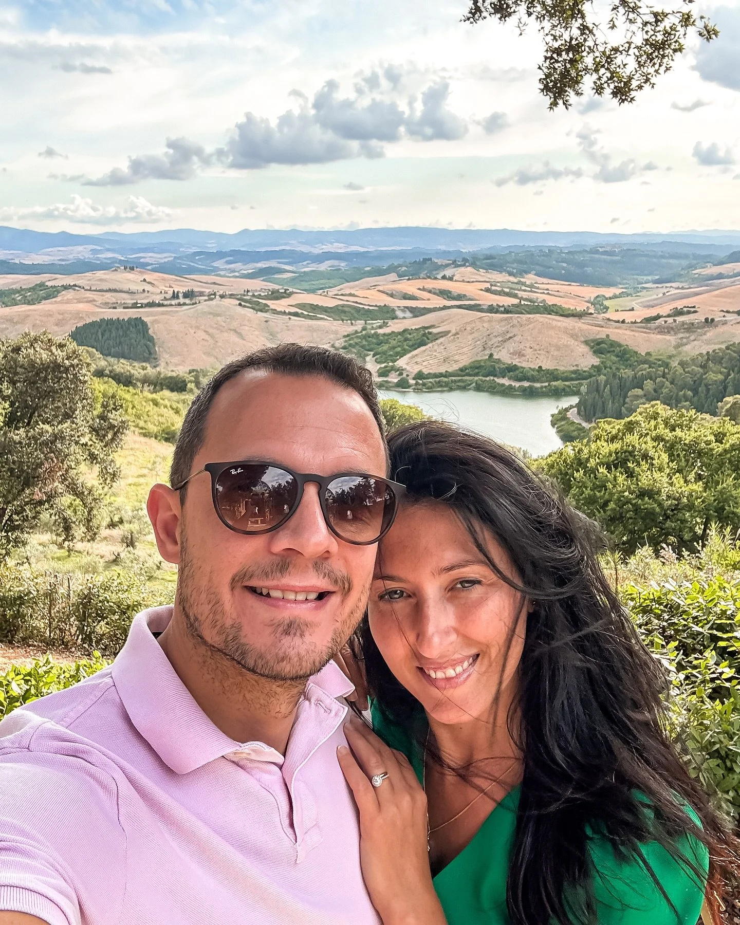 ✨ Tuscany, you never disappoint ☀️ Some of my favourite shots, in my favourite place, with my favourite person.
A presto 👋🏻
@castelfalfi 
#honeymoon #italy #tuscany #florence #ootd #holiday #castelfalfi