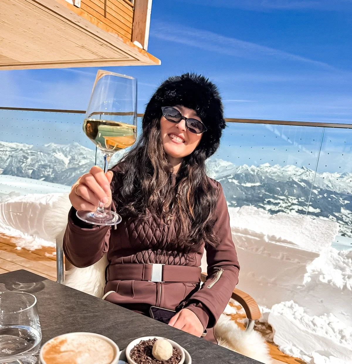 🏔️ What a sweet few days, with more snowfall than I ever experienced before and a truly magical escape for the kids (and the husband on the slopes 🤣) I'm not a fan of skiiing, I'm an island girl through and through. But the landscape is irresistibl