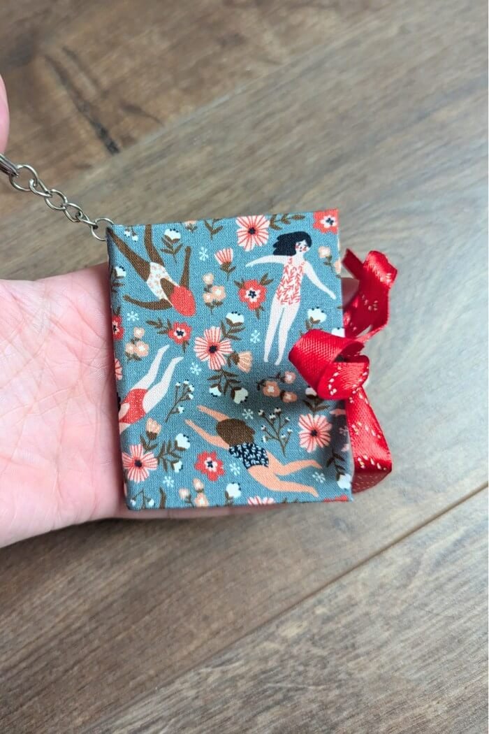 Notebook Keyring Ladies.jpg