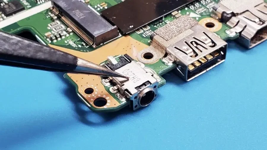 Laptop Charging Port / DC Jack (Board-Level)