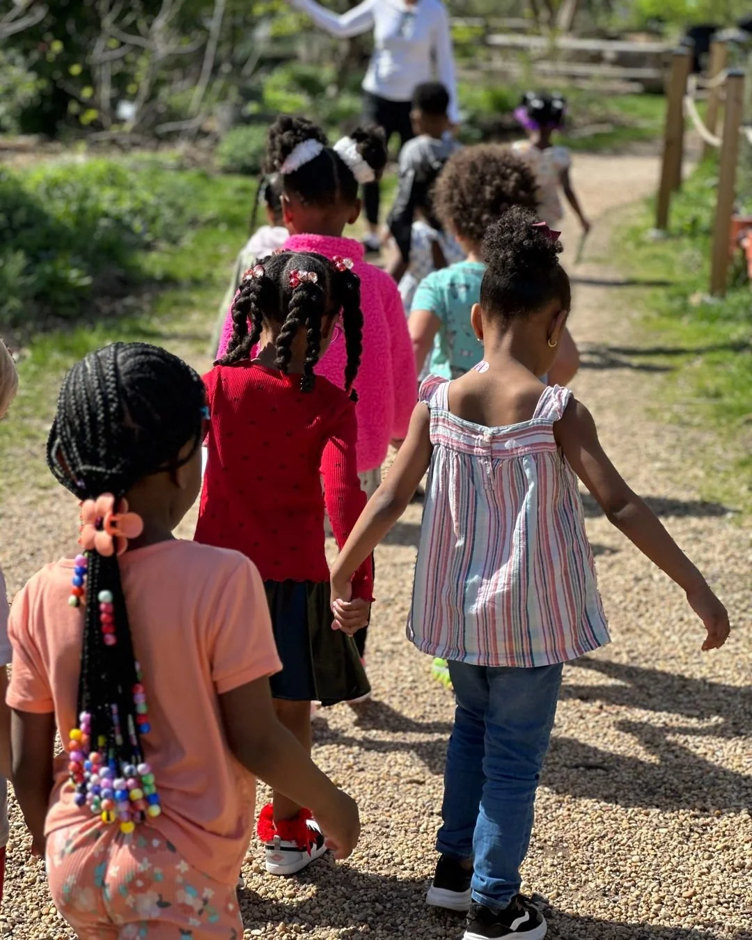 🌱 We were thrilled to welcome Bache-Martin Pre-K students into Corinthian Gardens this spring for a special garden + stormwater lesson!

Thanks to the @phillyh2o Keep It Clean Grant, we were able to provide hands-on learning about rain gardens, nati