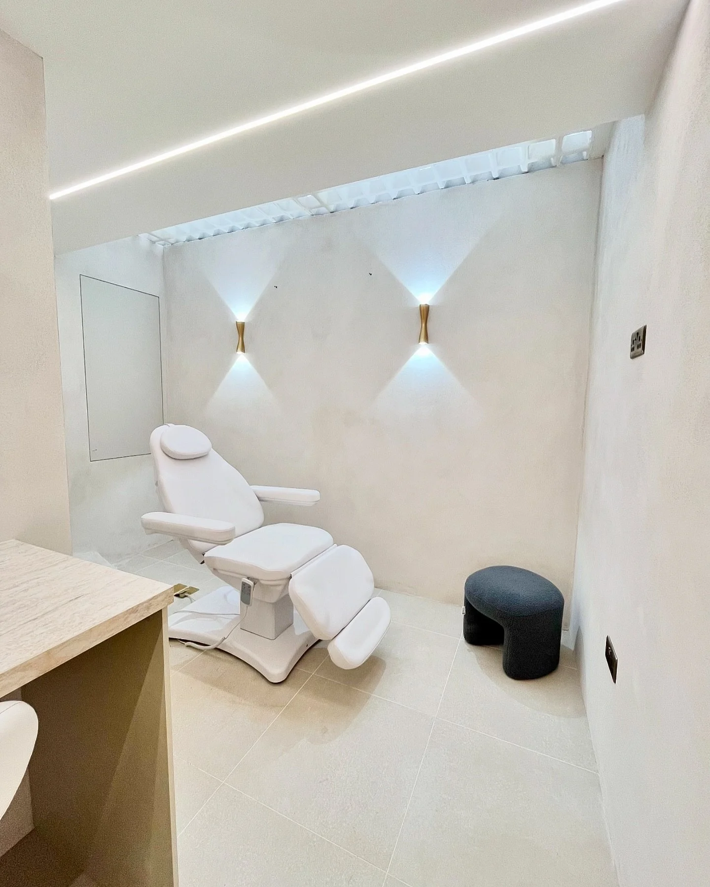 Lower Overhead, Higher Profit

Renting a space in a salon or medical clinic often comes with a heavy financial burden that can hinder your business growth. Salon rentals frequently require a large upfront investment in furnishings, equipment, and eve