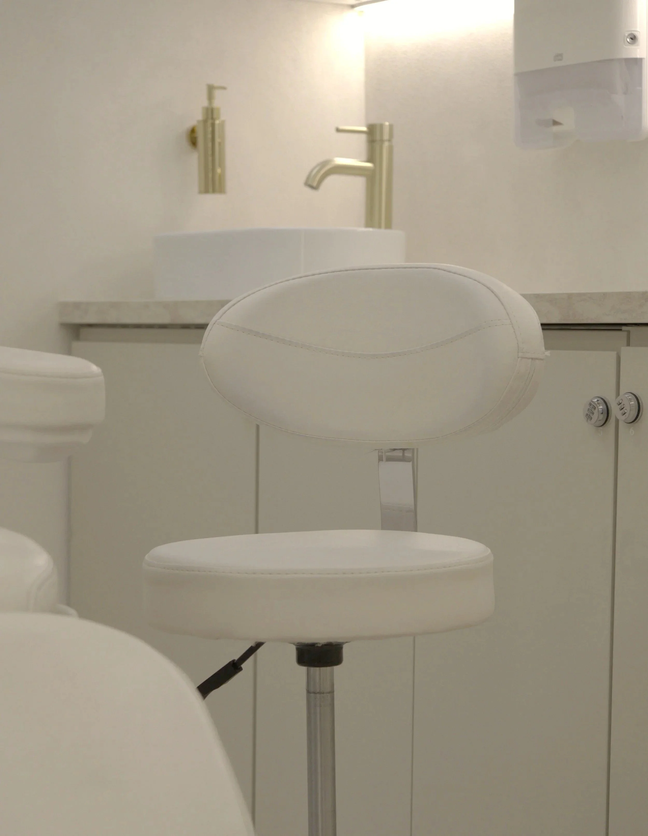 std-inc-sink-stool-v2.jpg