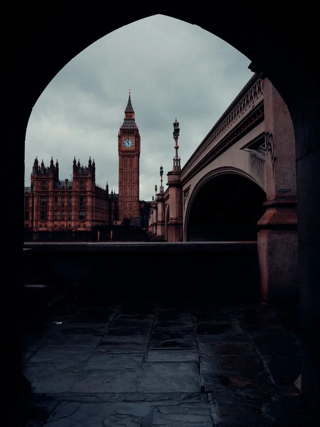 Under Westminster bridge