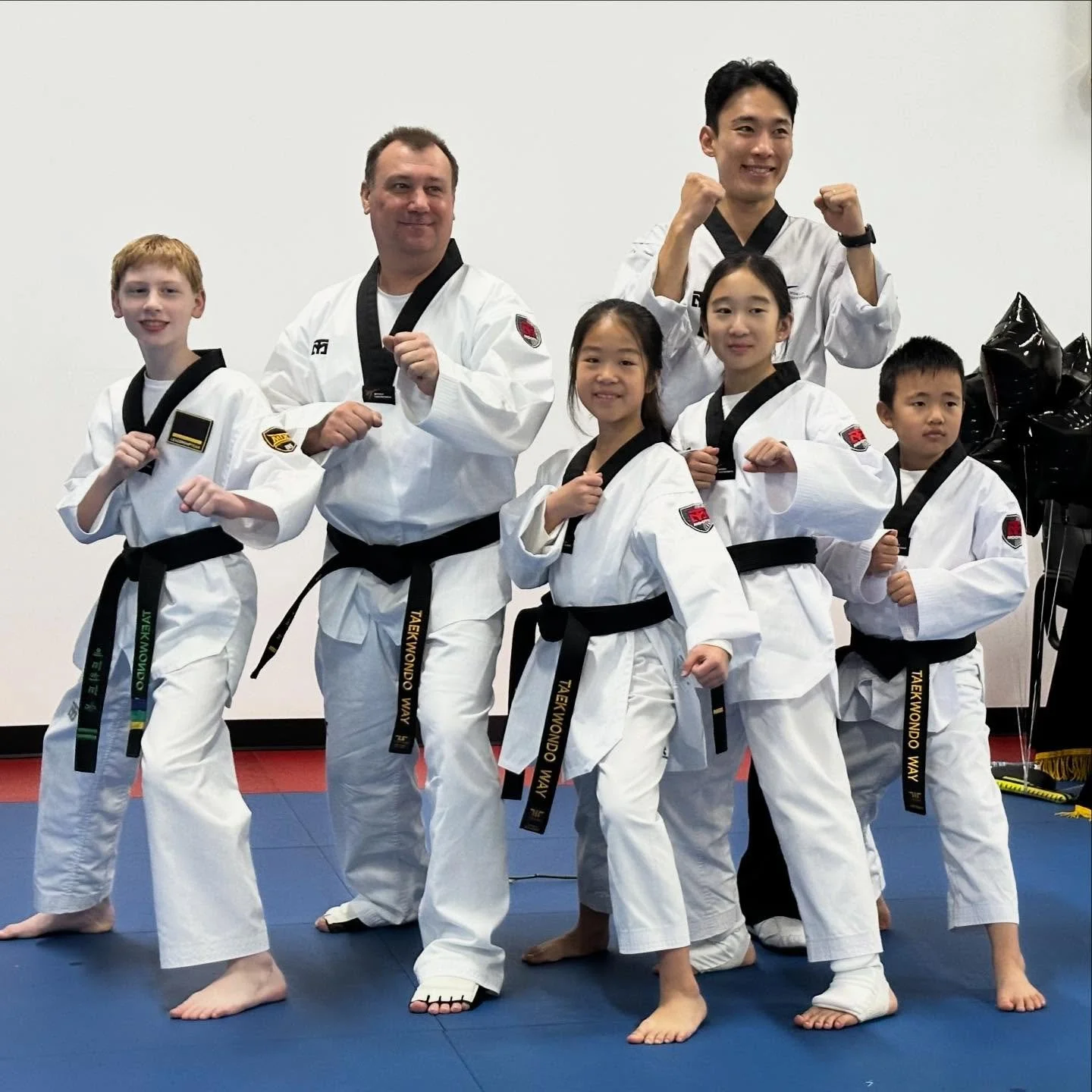 Last Saturday, four Bothell students had their Black Belt testing at the Mukilteo studio.
Please join us in giving a big round of applause and congratulations to our students and their families who worked so hard throughout this long journey!
Huge co