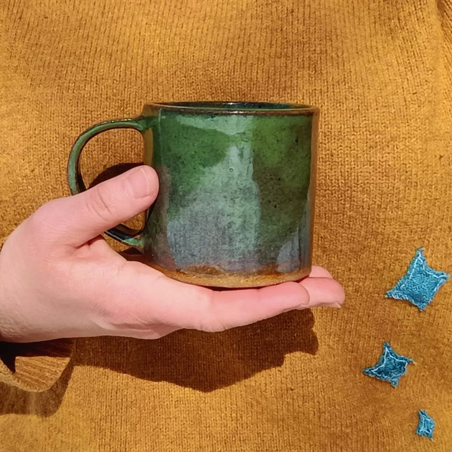 I just love this glossy, mossy green! 🐸 

#mossgreen #greenpottery #madeinmaine #mainemade #handmadepottery