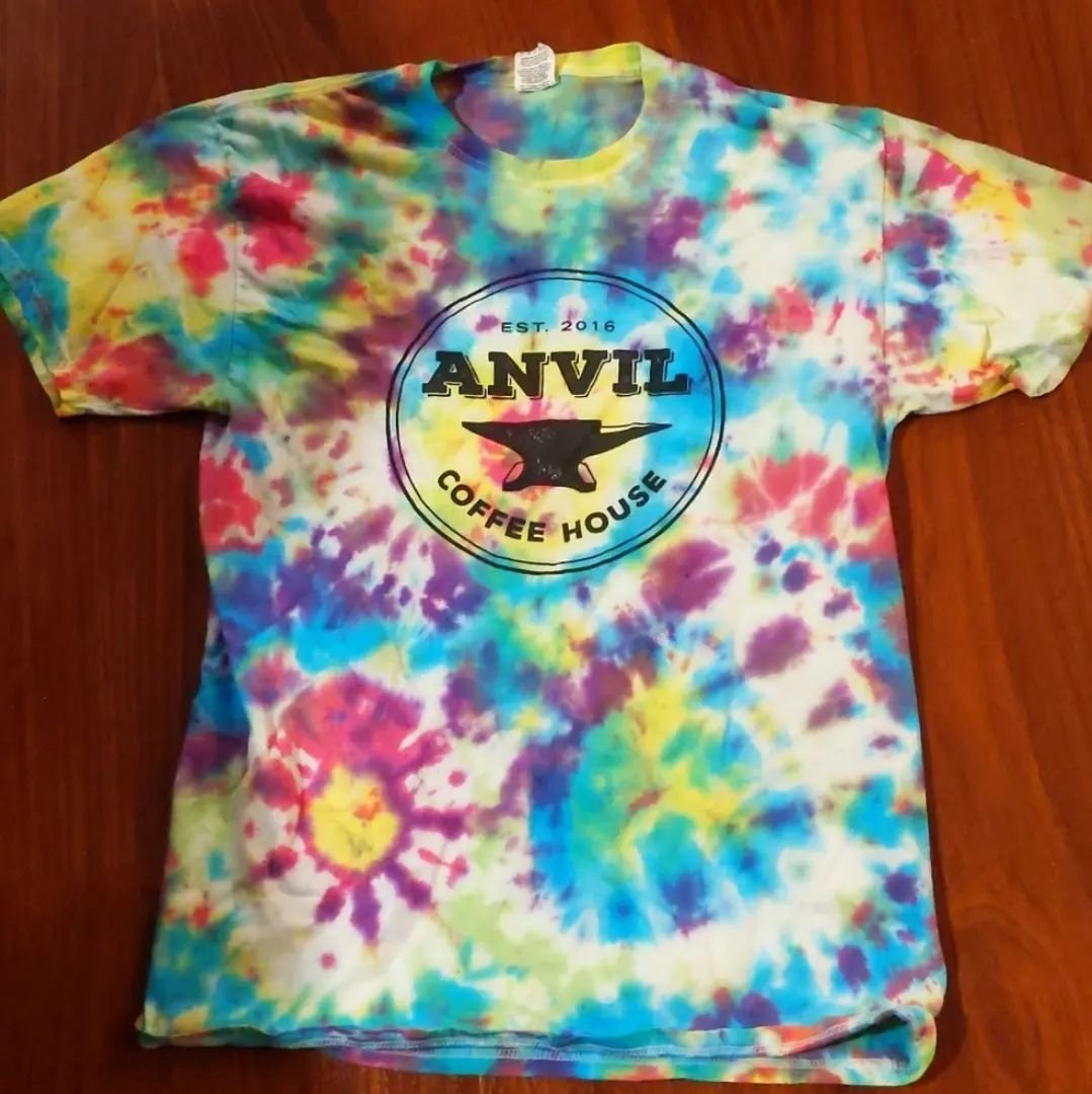 Psst. C'mere...I have a secret for you. 👂🏻🤫Next Monday we're gonna host a tie-dye event! Anvil is open 9-4 on the holiday Monday and what's a better time to tie-dye stuff?? Here's the low down...

1) You bring the article to dye
2) We supply the m