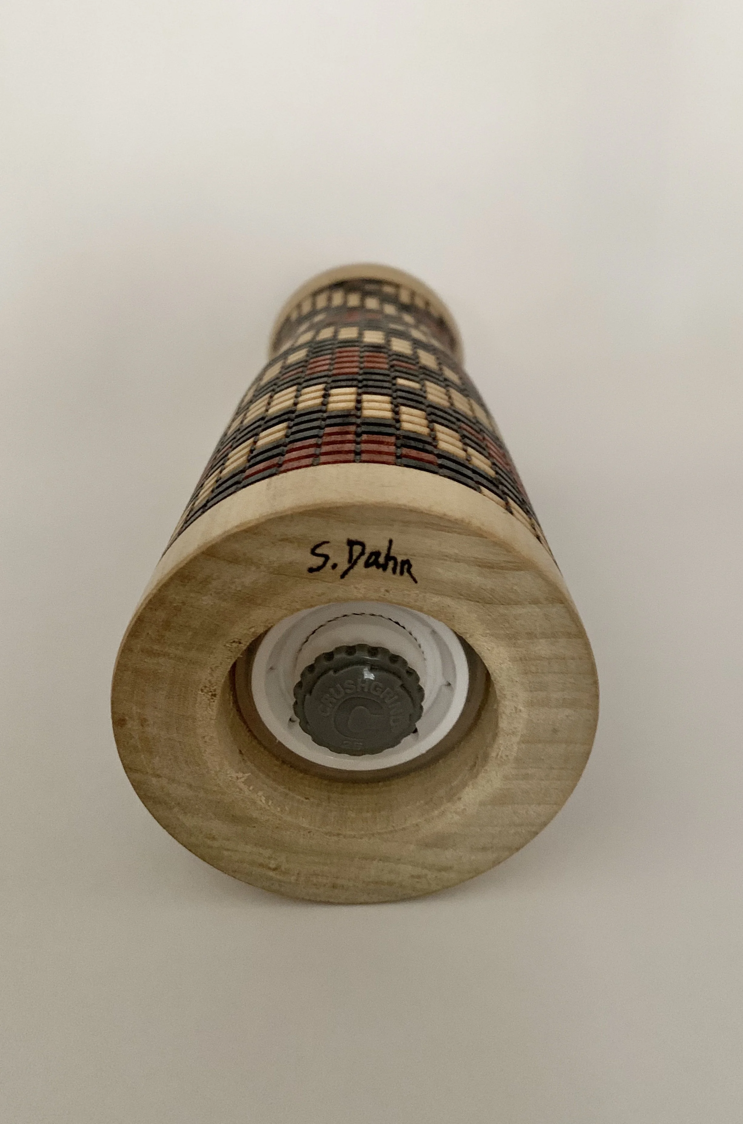 handcrafted-closeup-weave-wood-pepper-mill-kitchen-01.jpg.jpeg