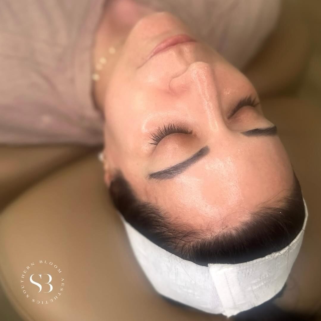 Post Skinwave Glow ✨

The science behind the SkinWave allows us to address all your skin care needs to get that perfect glow🤩

💧Hydrogen enriched water reacts with the skin to provide antioxidants and moisture rich skin 
💧Infuses AHA, BHA &amp; Hy