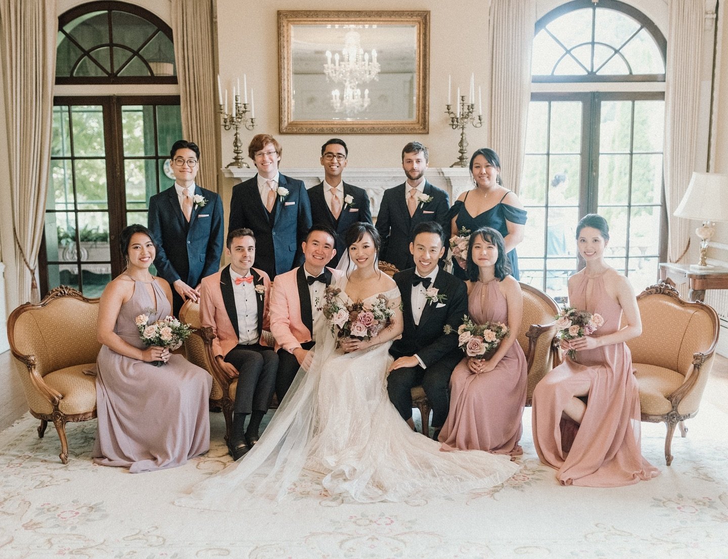Gathered with the picture perfect wedding party at the beautiful @hycroftuwcv ❤️

Planner @eternitymomentswedding 
Photos @thekoebels 
Video @dreamsodacreative 
Makeup &amp; hair @momo_makeupartist 
Decor &amp; floral @infinityeventdesign @peoniesfin