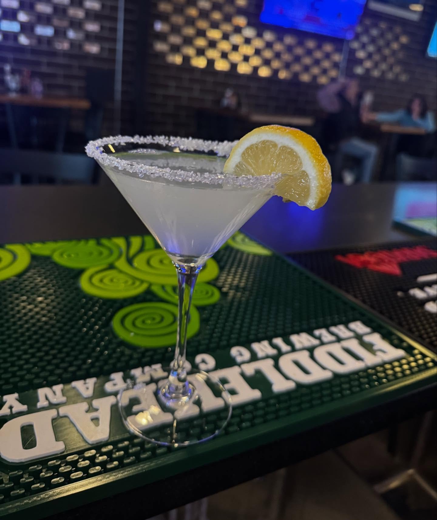 Join us for a drink in between shopping this weekend! Open 11-11 all weekend long🍸🥳