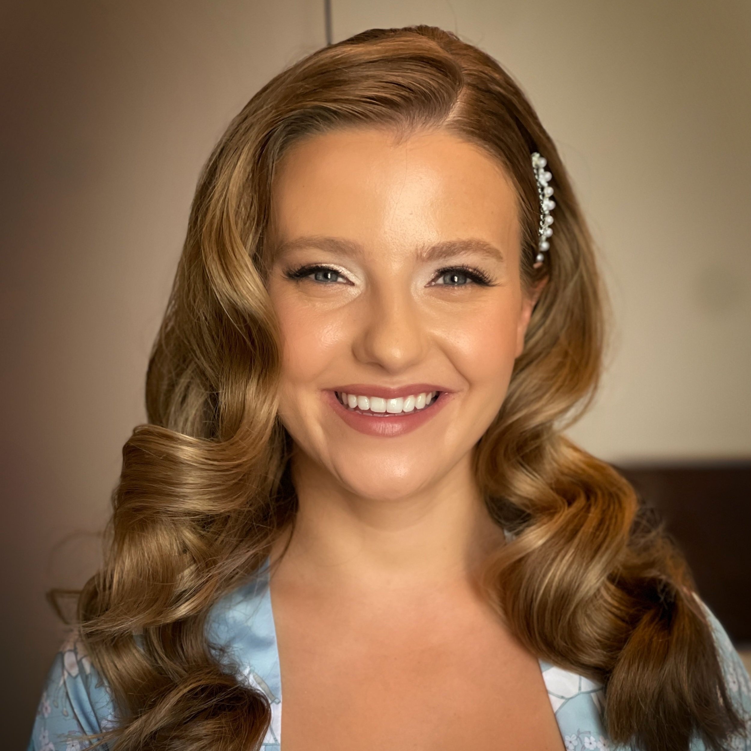 woman wearing makeup bridal makeup