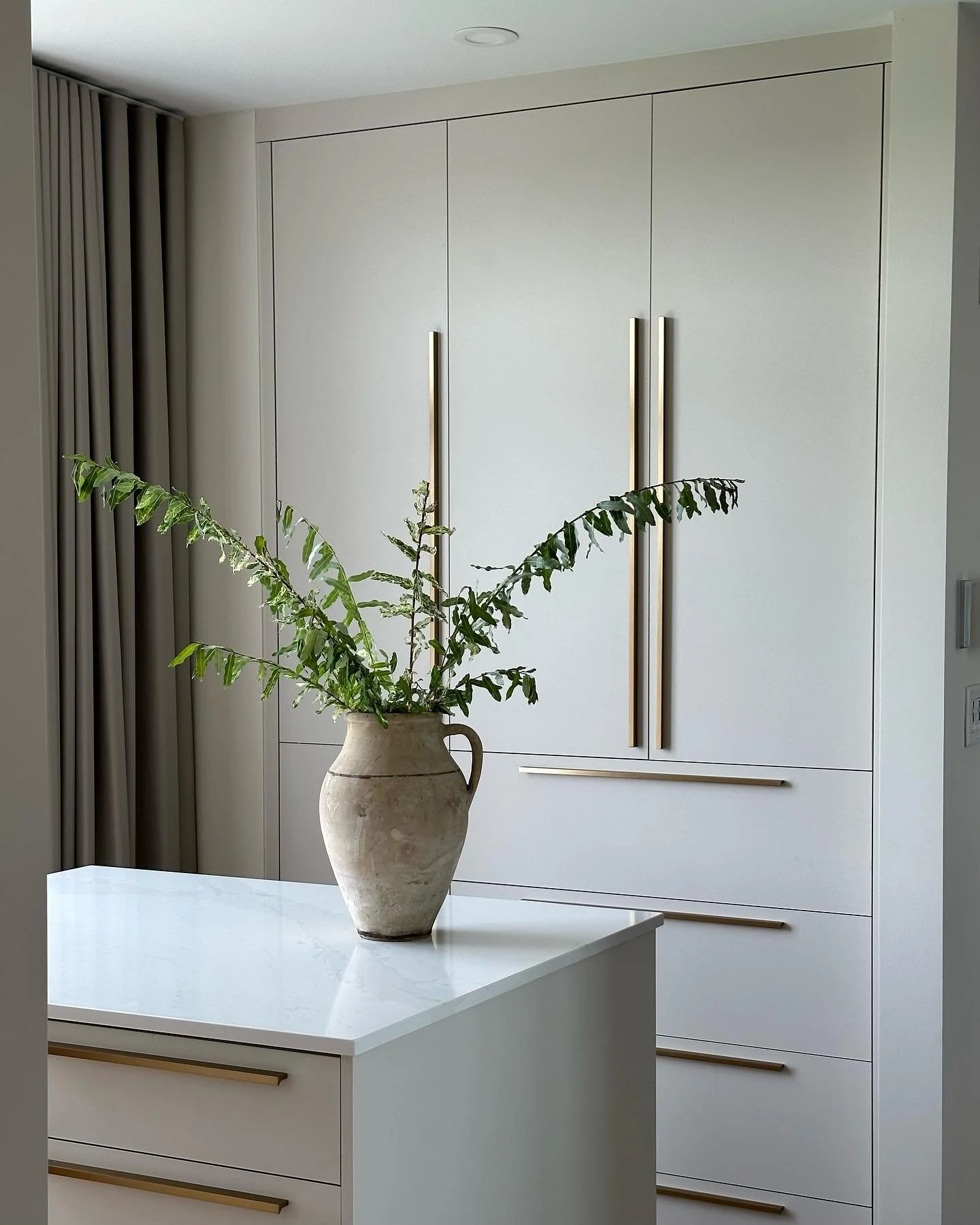 This once-unused space within the master bedroom is now a fully custom walk-in closet. Swipe to see the transformation at our Claude Henri project!