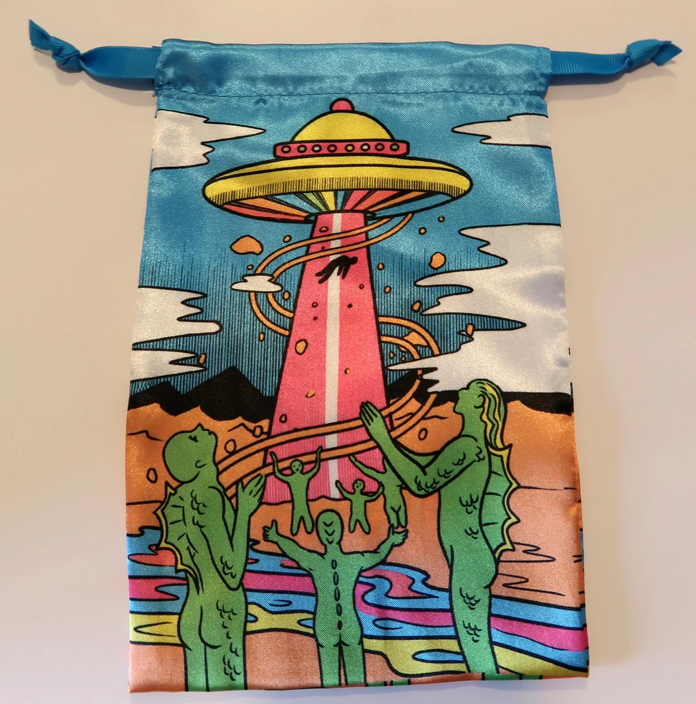 psychedelic-space-tarot-pouch-ufo.jpg