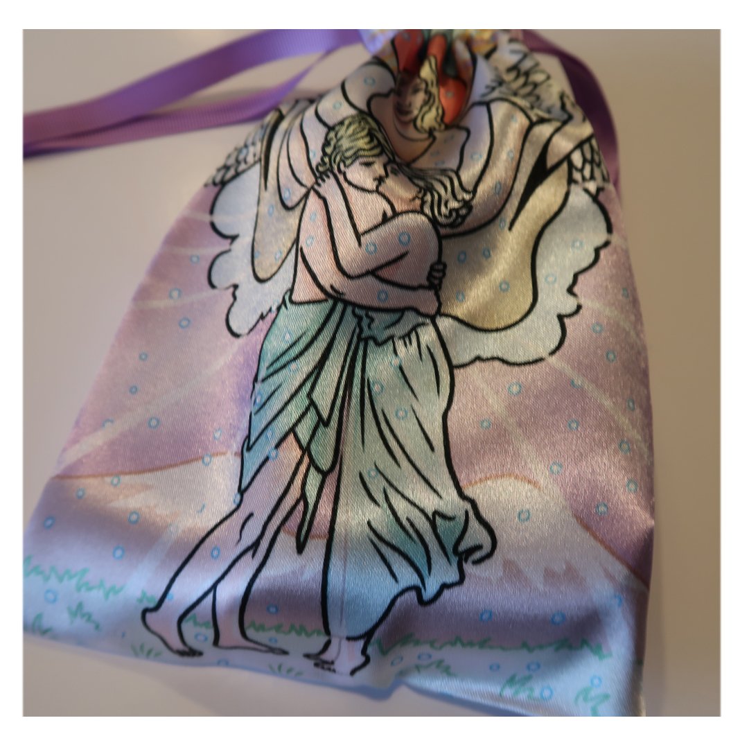 snow-Tarot-Lovers-Pouch-cards.jpg